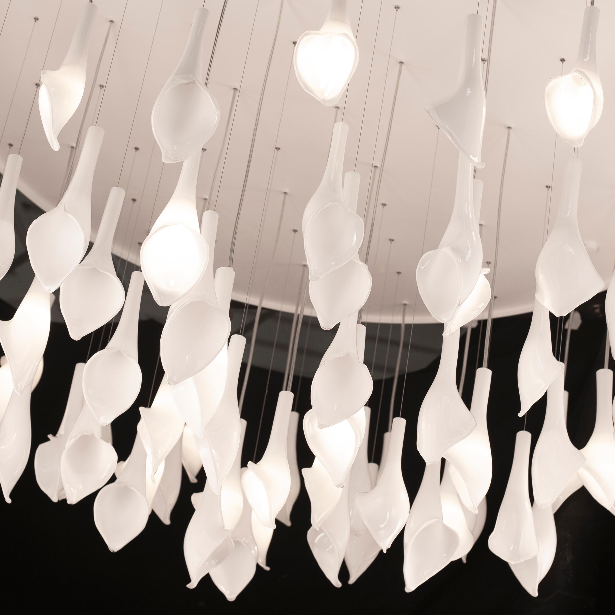 Blown Glass Artistic pendant chandelier 71 lights in White Murano glass drops by Multiforme For Sale