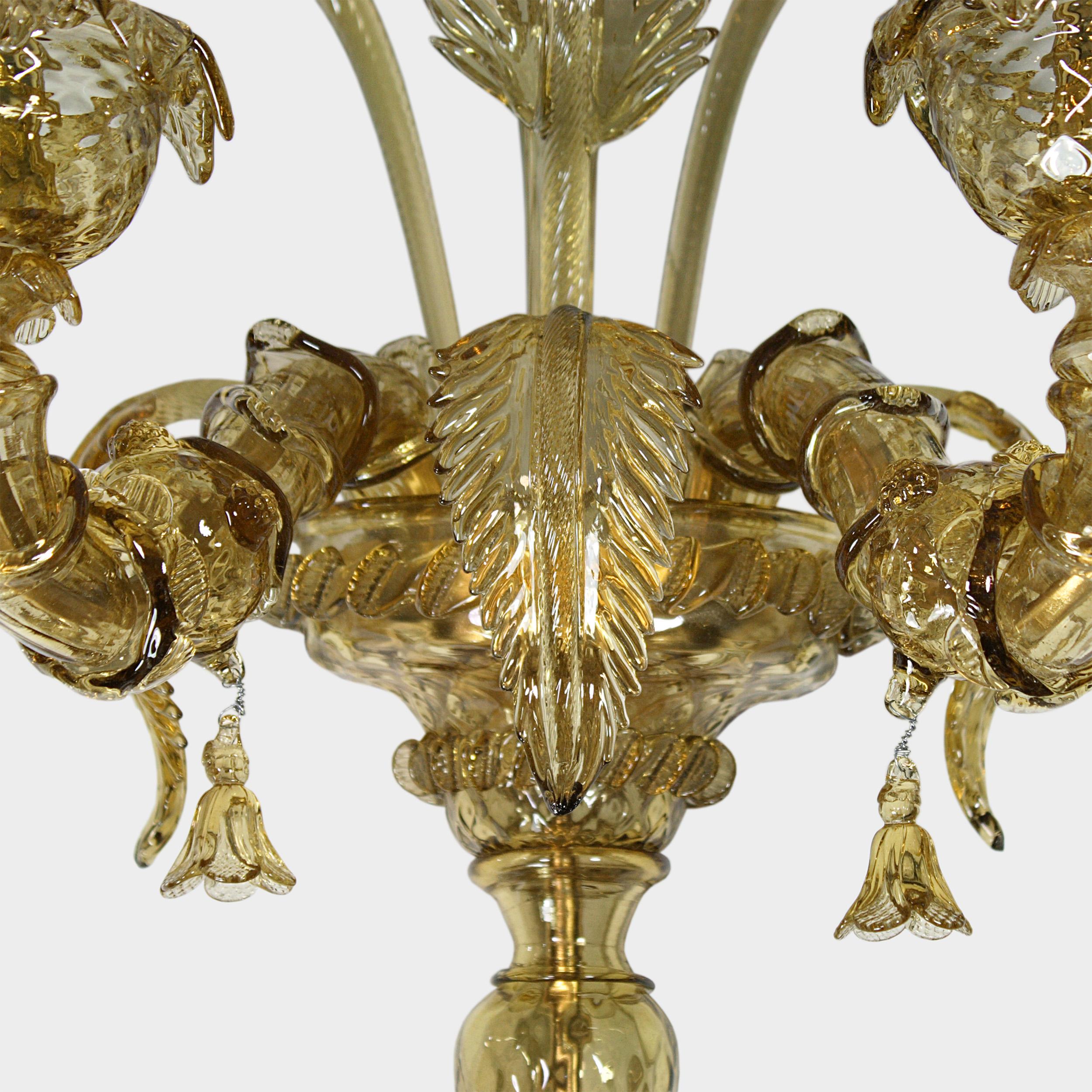 Italiano Artistico Rezzonico Sconce 3+2 bracci in vetro di quarzo fumé di Multiforme in Stock in vendita