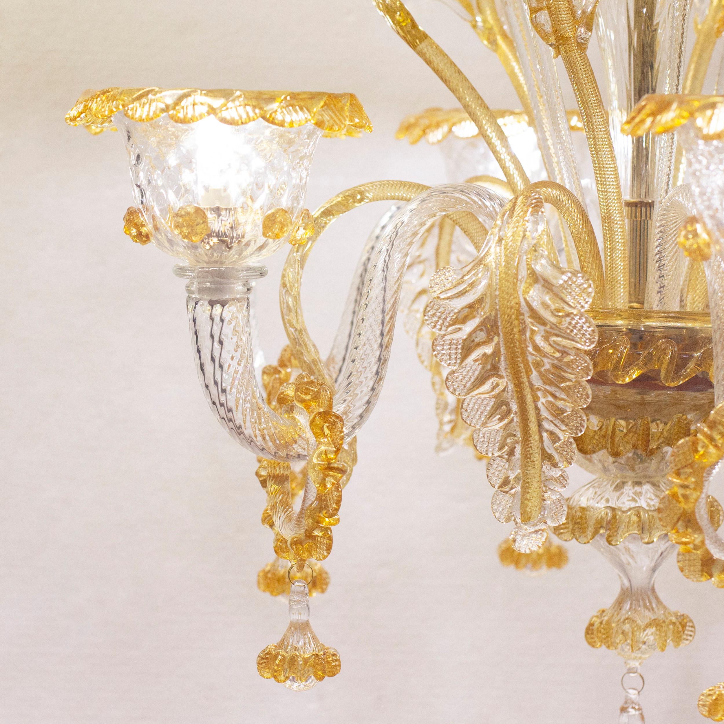 Autre Lustre artistique raffiné à 6 bras en verre de Murano transparent et ambré par Multiforme en vente