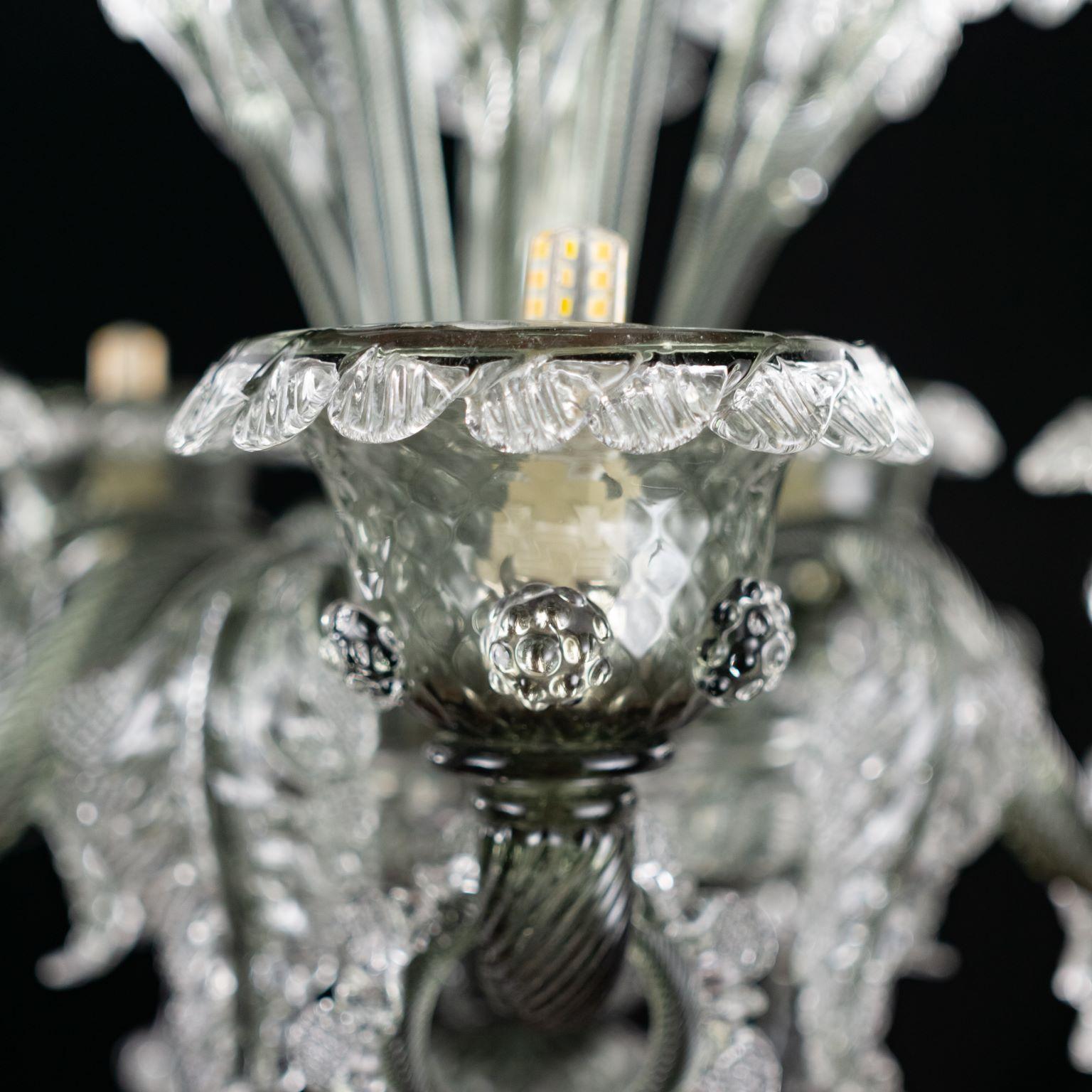 Lustre artistique riche et artistique, 5 bras en verre de Murano transparent et gris foncé par Multiforme en vente 1