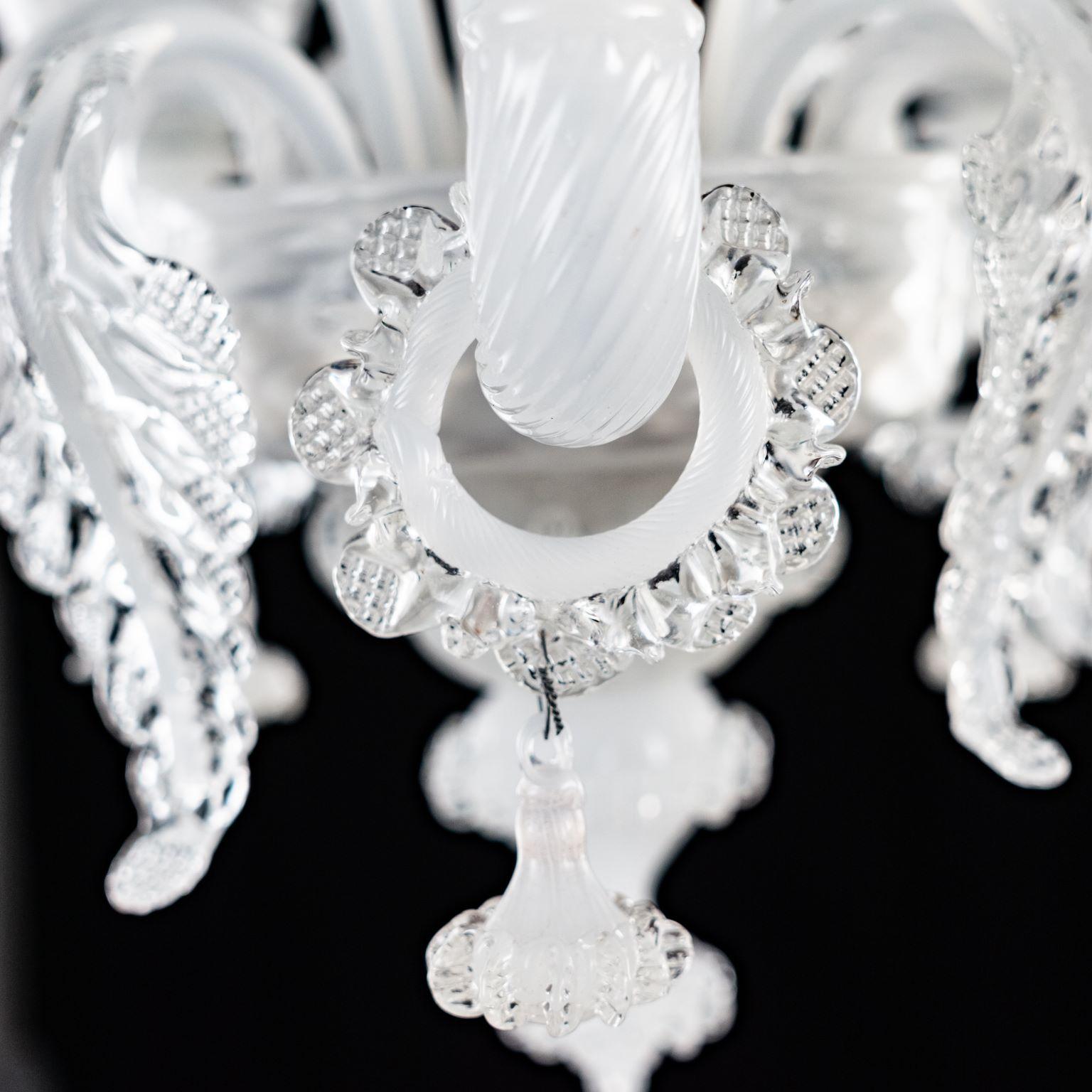 Artistic Rich Chandelier 5 Arms weiß-klares Murano Glas von Multiforme auf Lager (Italienisch) im Angebot