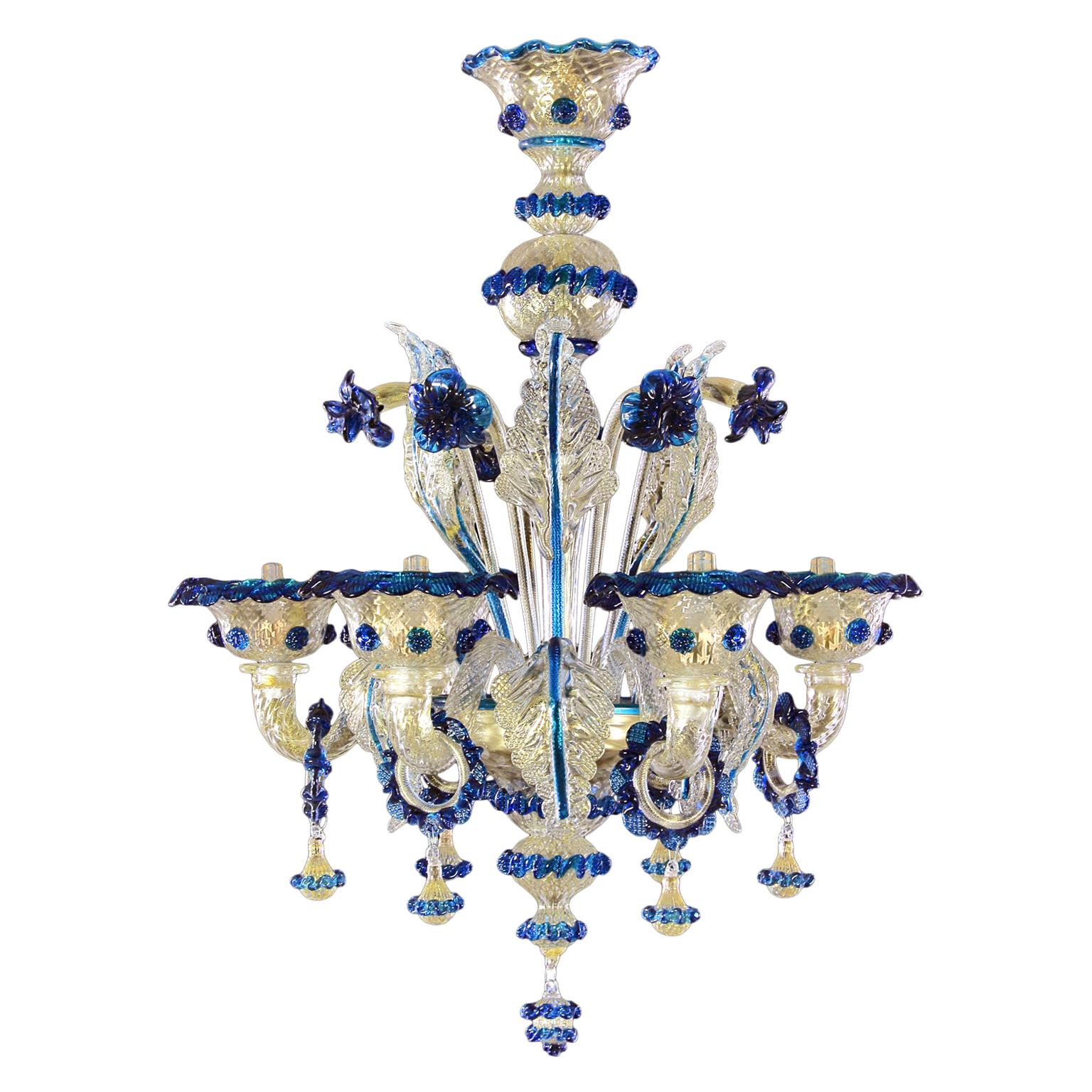 Lustre d'une somptueuse qualité artistique, 6 bras en verre de Murano or et détails bleus par Multiforme en vente