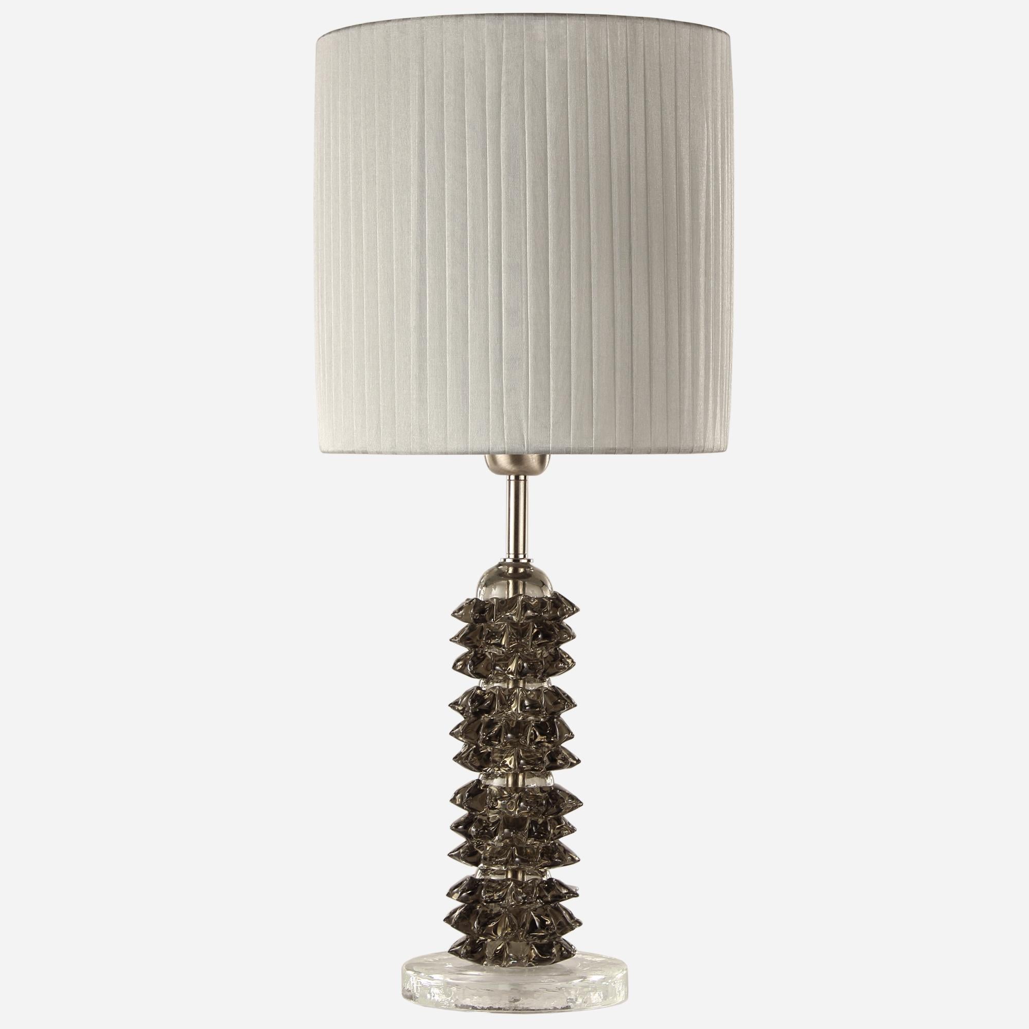 Tischlampe aus hellgrauem Muranoglas von Multiforme, 1 Rostro im Angebot 1