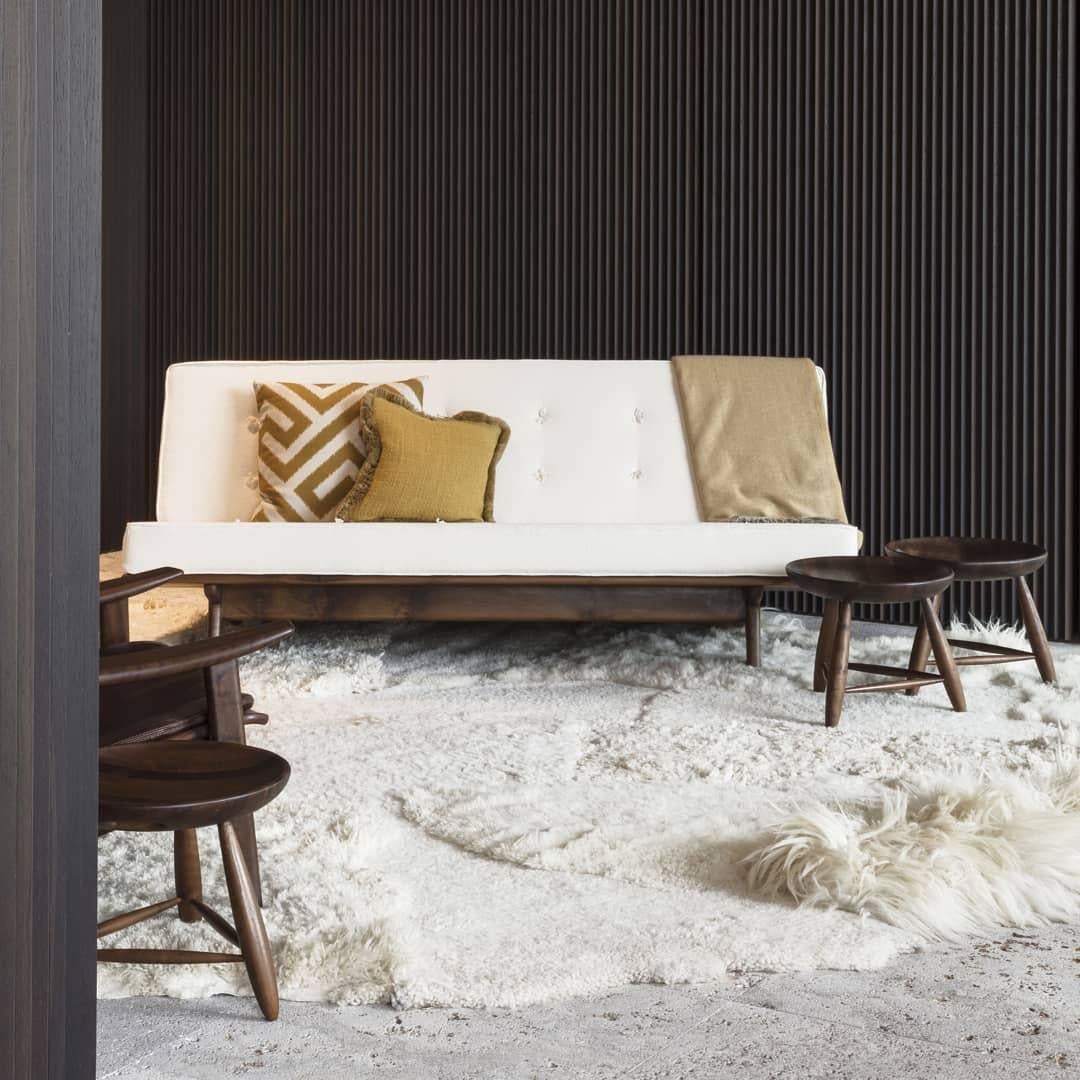 Luxury Natural Shape Hand-Dyed European Sheepskin Artistic Rug by Carine Boxy For Sale 2