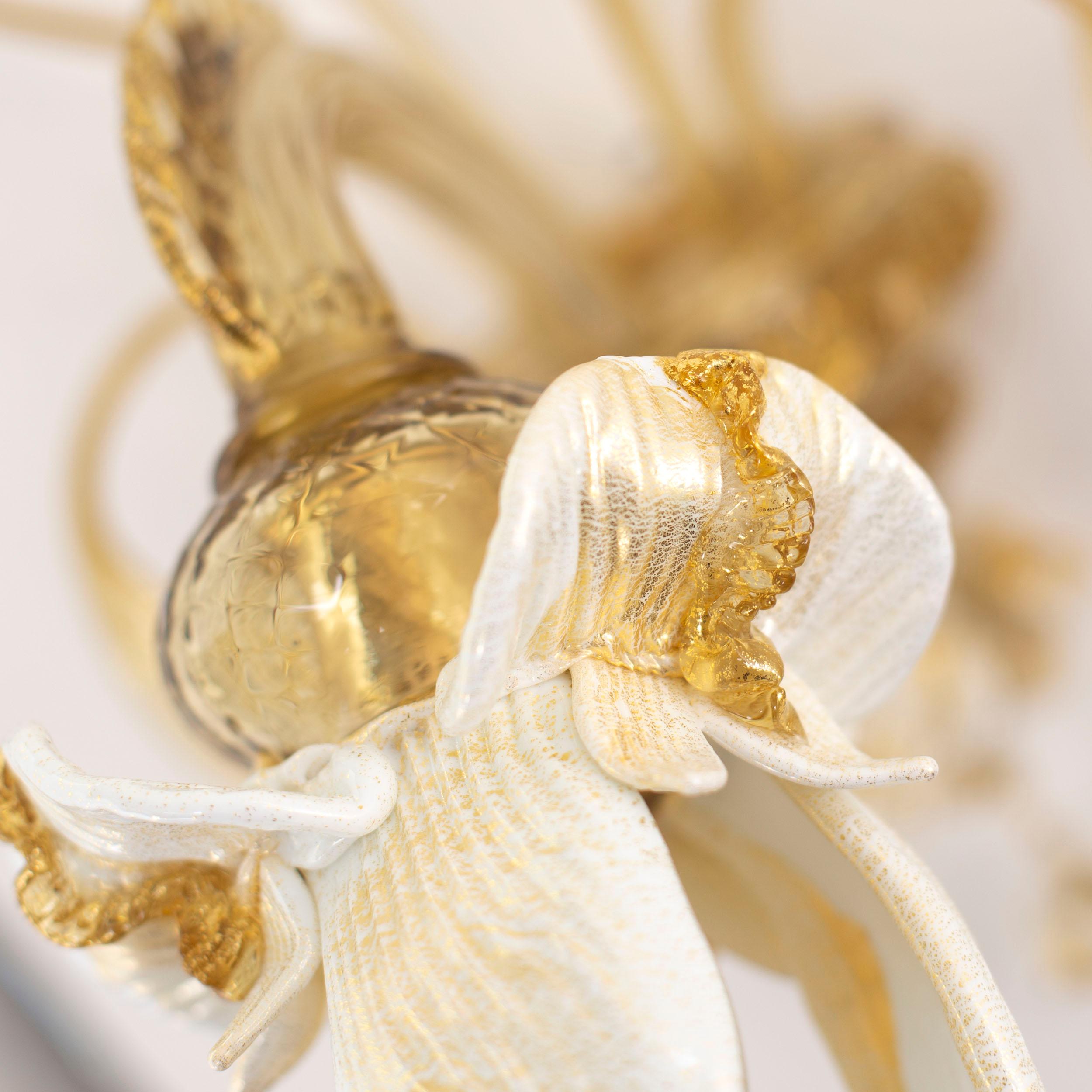 Altro Sconce artistiche a 1 braccio in vetro di Murano color oro-paglia-bianco Iris Garden di Multiforme in vendita