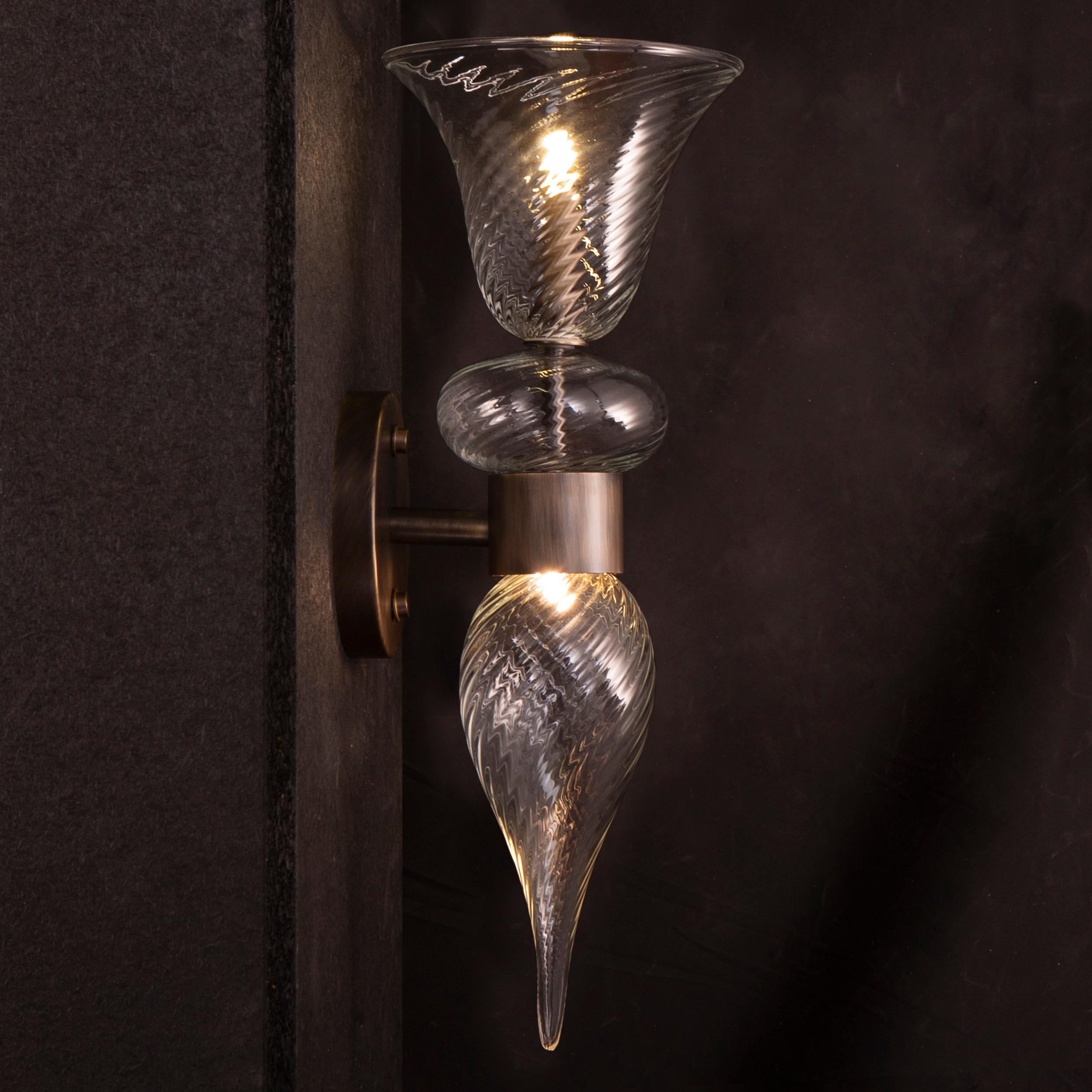 1 Wandleuchter aus geripptem Muranoglas von Multiforme, Heritage (21. Jahrhundert und zeitgenössisch) im Angebot