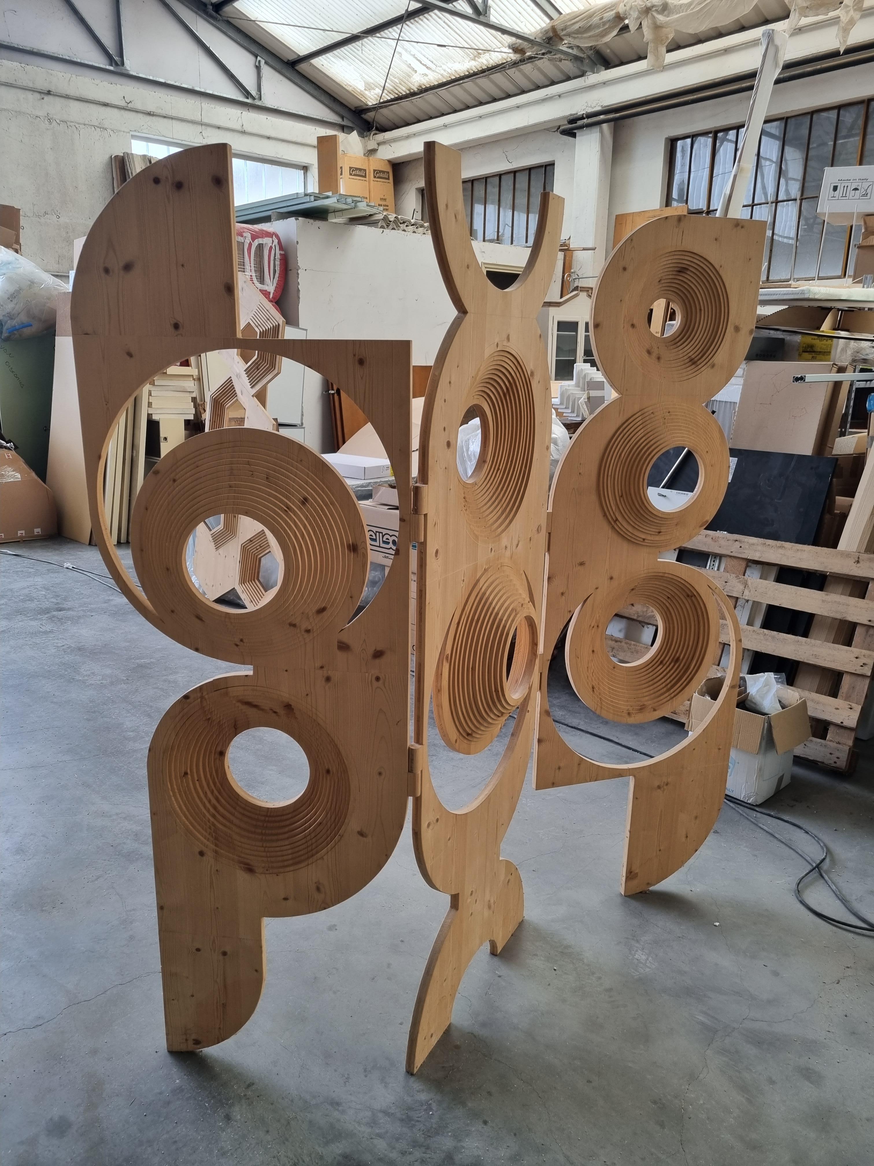 Skulpturaler geschnitzter Raumteiler „Cortina“ aus Holz, Prototyp aus Italien (Holzarbeit)
