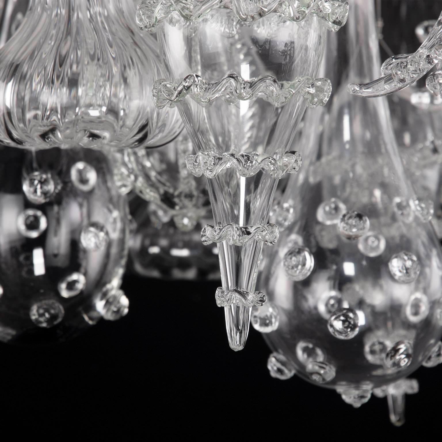 Autre Lampe à suspension artistique avec abat-jour en coton et détails en verre multi-pierres par Multiforme en vente