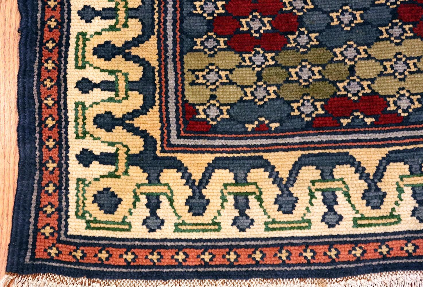 Künstlerischer israelischer Bezalel-Teppich im Vintage-Stil. 3 ft x 4 ft 8 in  (Israelisch) im Angebot