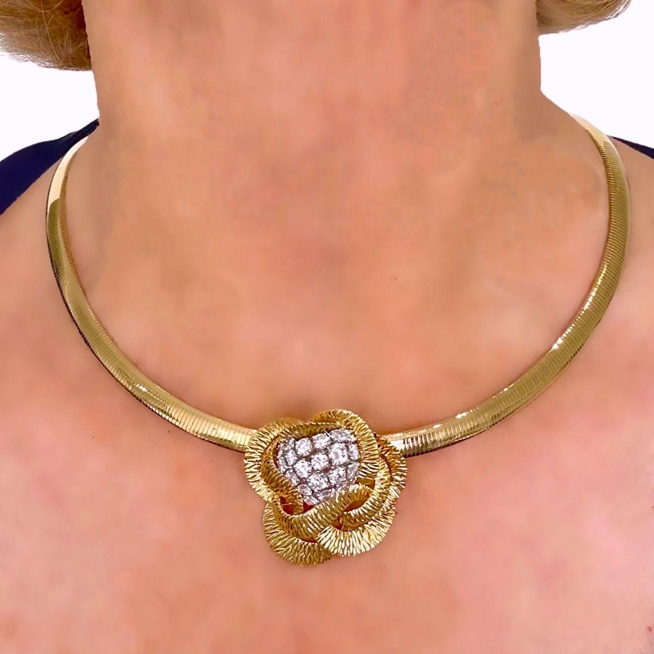 Artistic Textured, 18k Gold, Platin & Diamant Rose Motif Halskette Enhancer im Angebot 5