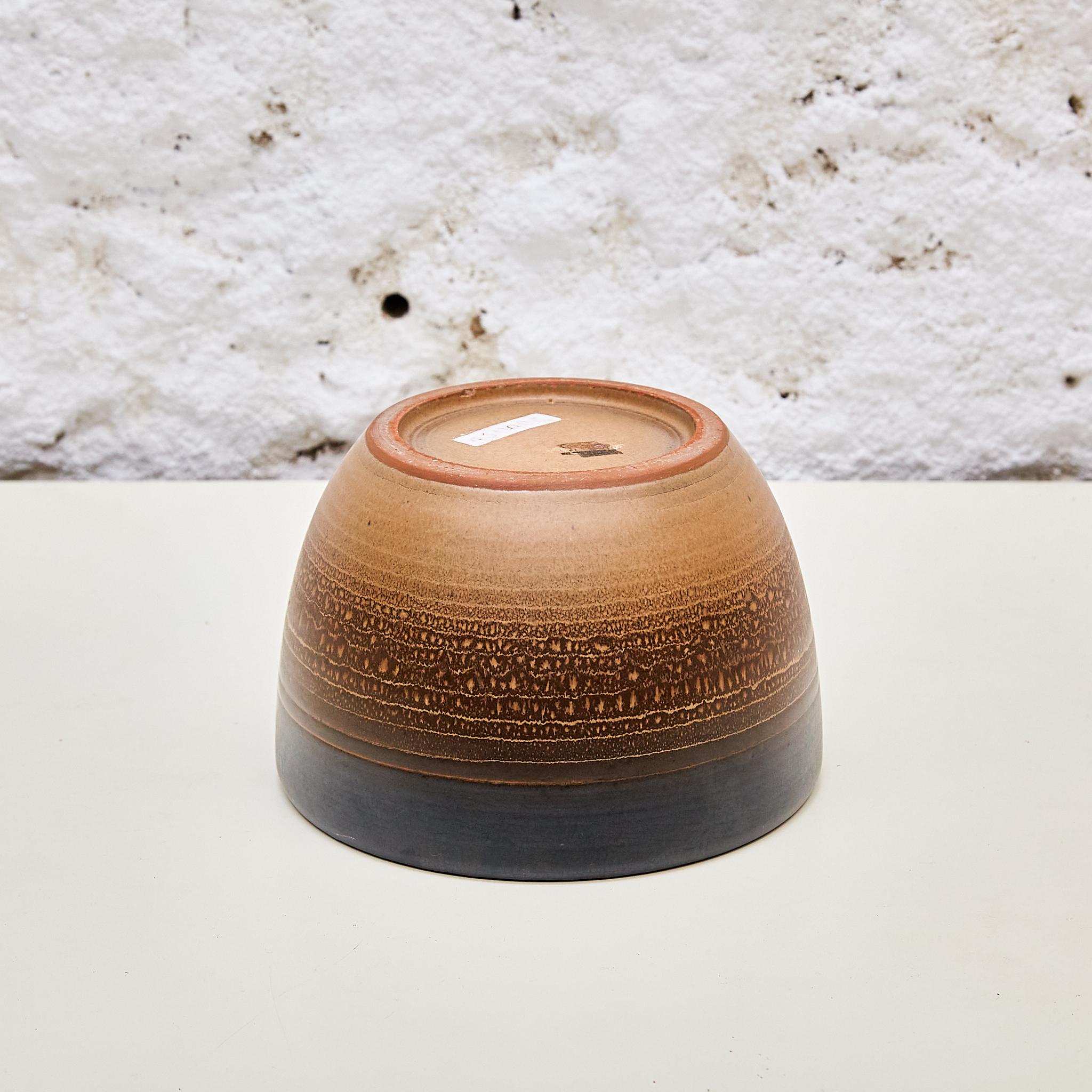 Artistry in Clay: Jordi Aguadé's Signed Ceramic Base from 1960 In Good Condition For Sale In Barcelona, Barcelona
