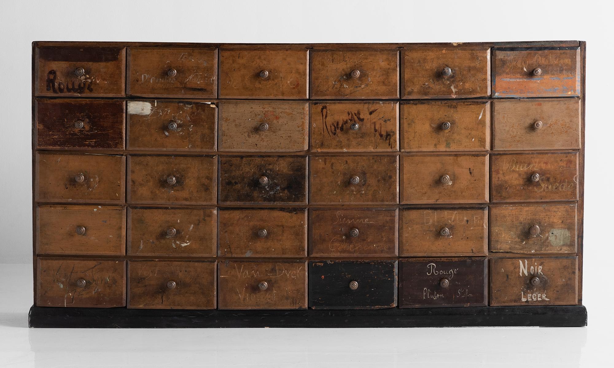Artists chest of drawers France, 19th century.

Beautiful patina, with paint remnants.
  