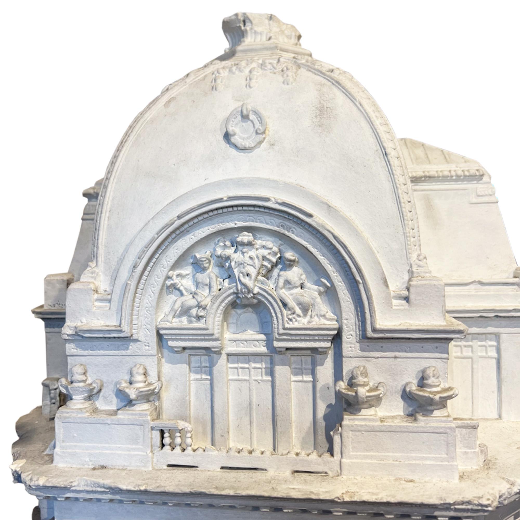 Suisse Grande maquette en plâtre d'un bâtiment à Geneva, réalisée par un artiste au début du 20e siècle en vente