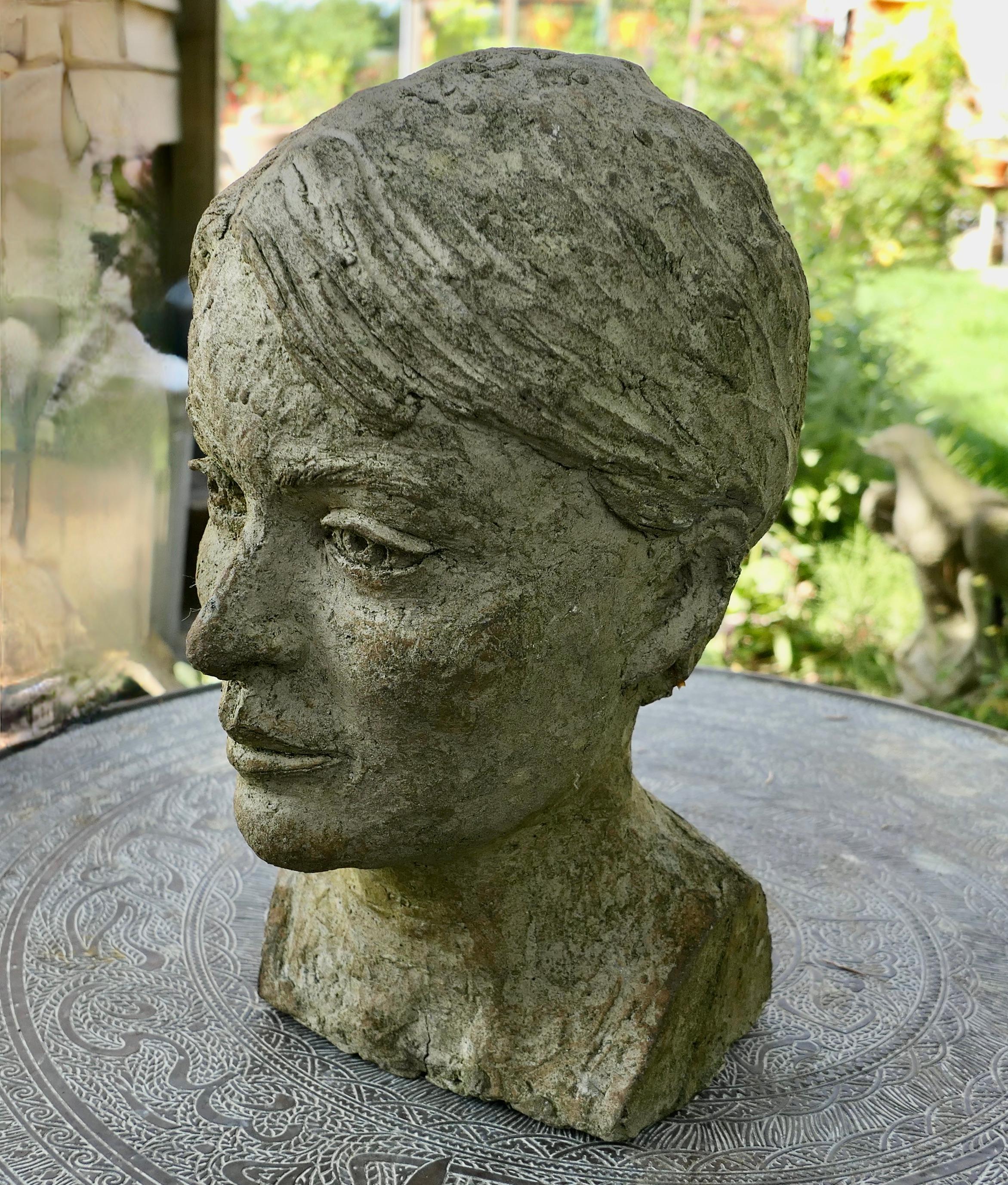 Modèle d'artiste Buste d'une tête bien vieillie, non signé   Bon état - En vente à Chillerton, Isle of Wight