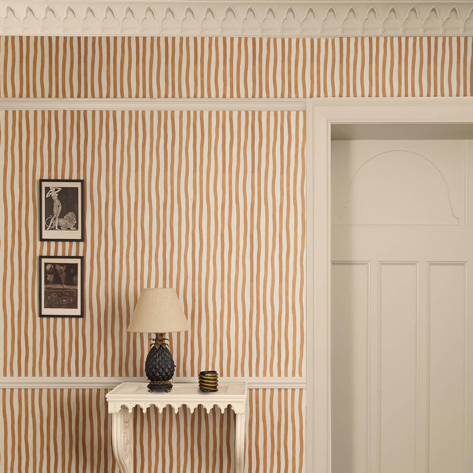 Svedese Carta da parati ARTIST'S STRIPE - Ambra in vendita