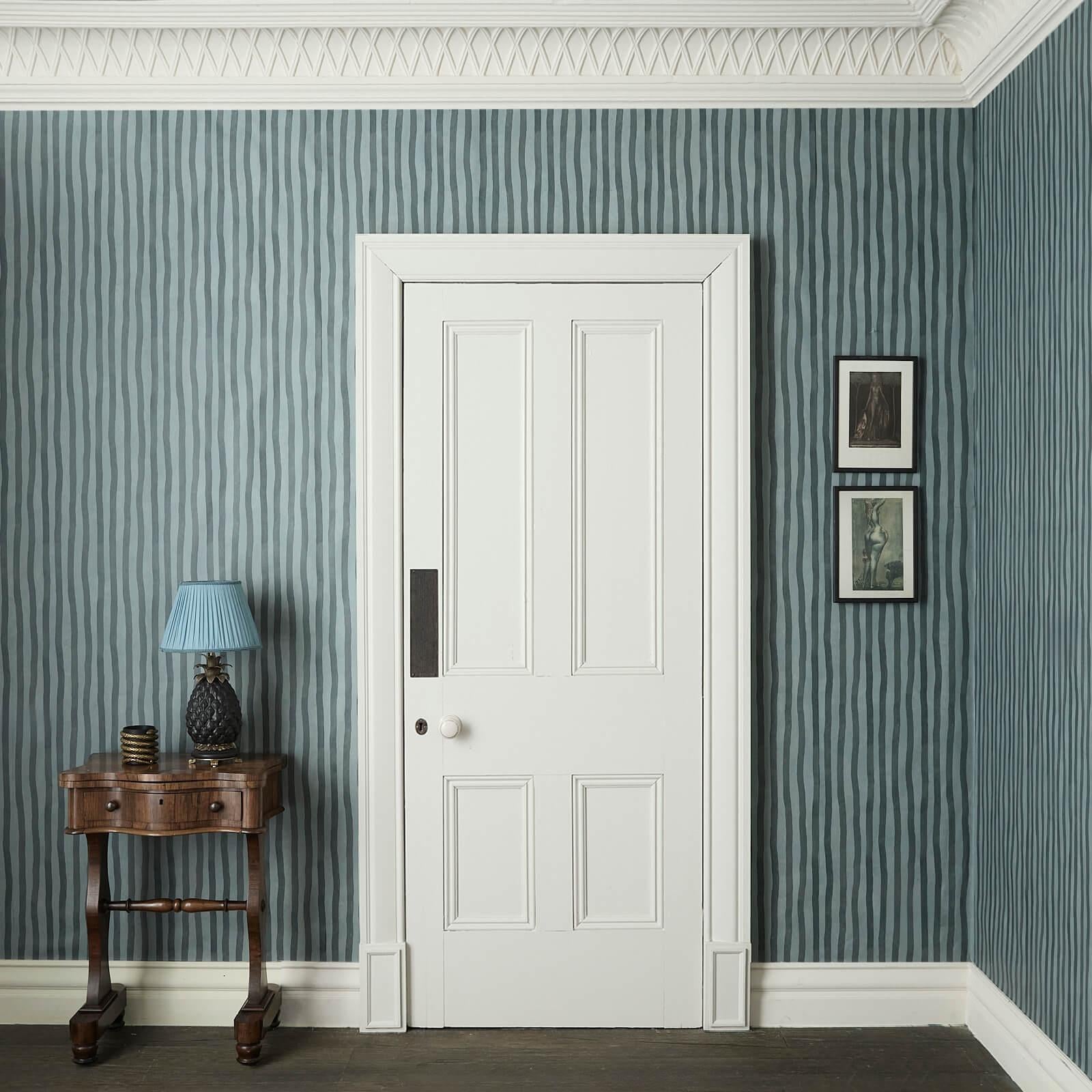 Suédois Papier peint STRIPE d'ARTISTE - Apatite en vente