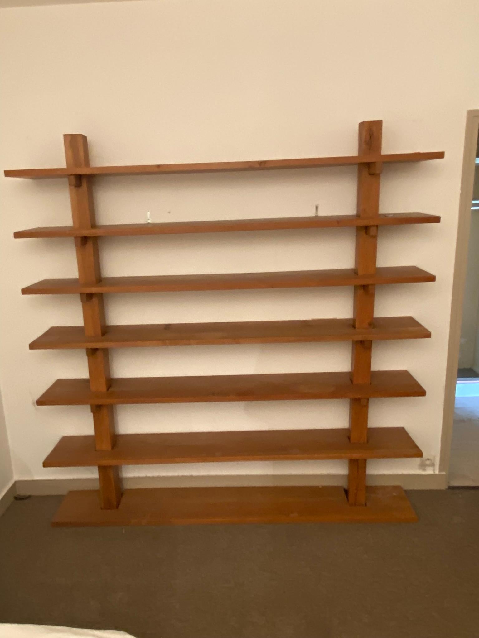 French Artist's work: Large oak shelf/bookcase circa 1960, selected wood, key assembly For Sale