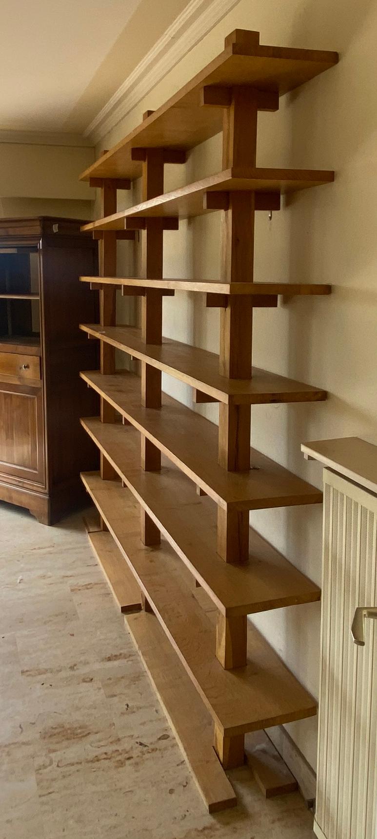 Artist's work: Large oak shelf/bookcase circa 1960, selected wood, key assembly For Sale 2