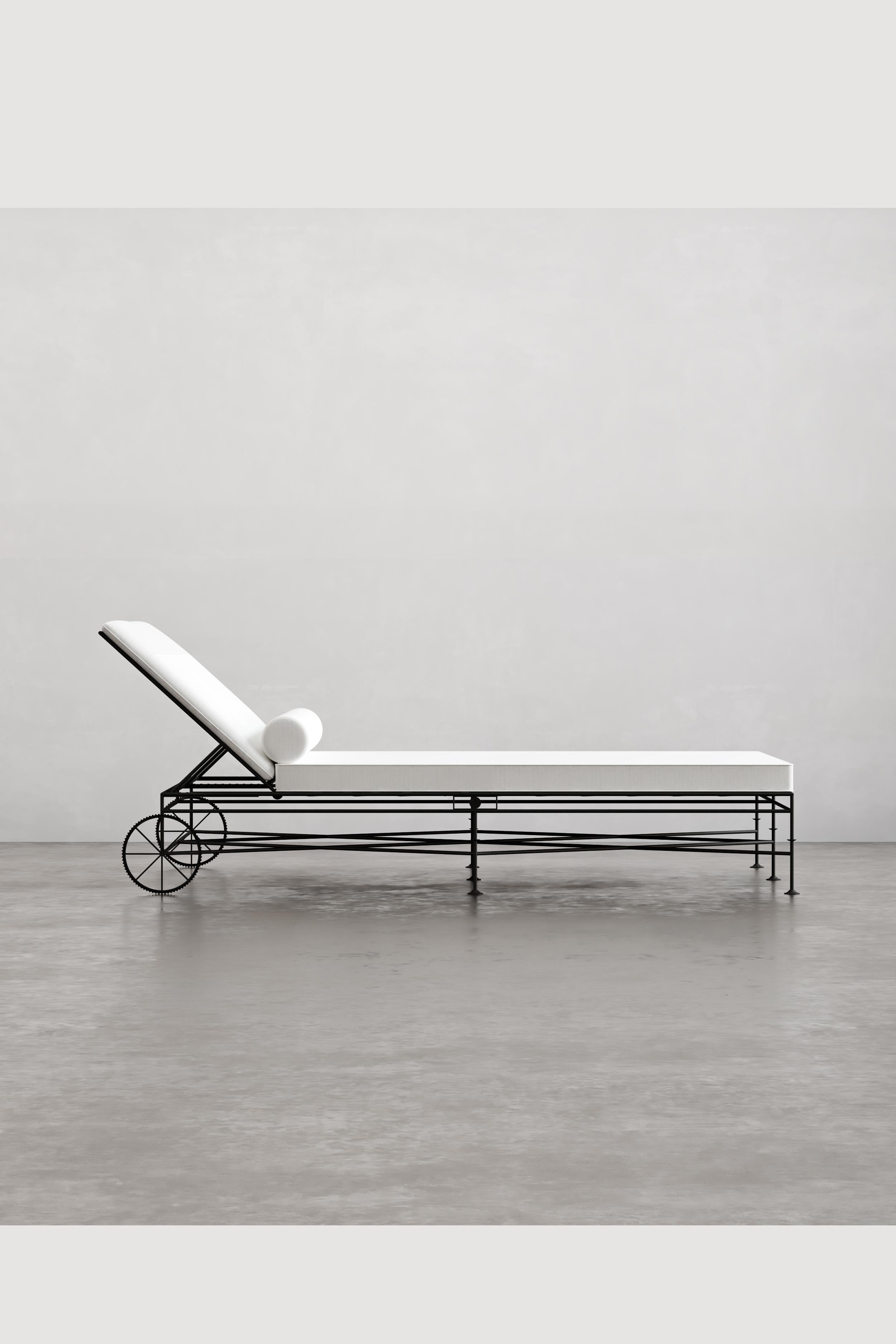 Artizan Double Chaise Lounge Unbewaffnet (Handgeschnitzt) im Angebot