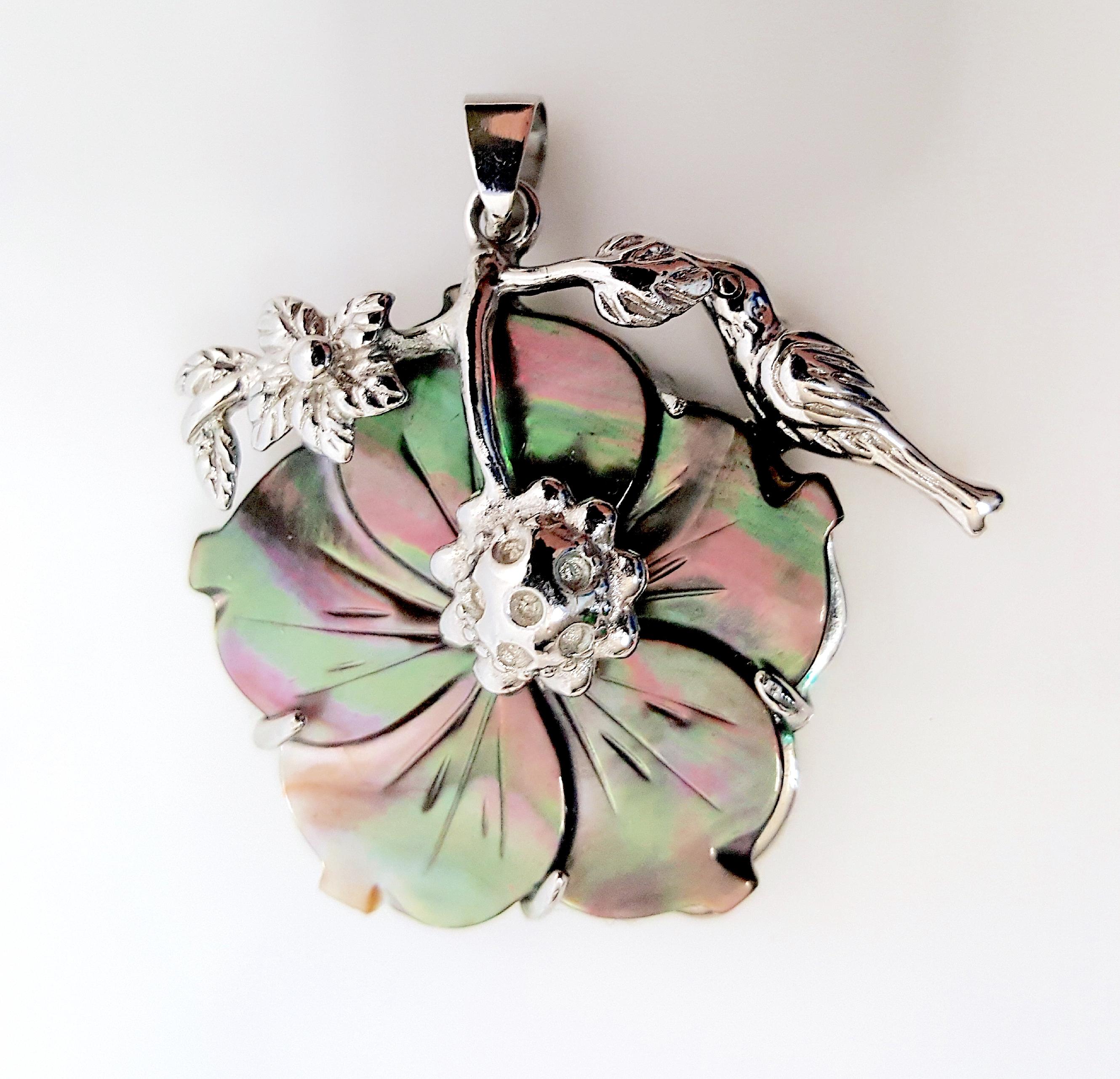 ArtNouveau Carved Abalone 18K WhiteGold HighRelief Asymmetric Flora&Bird Pendant For Sale 1