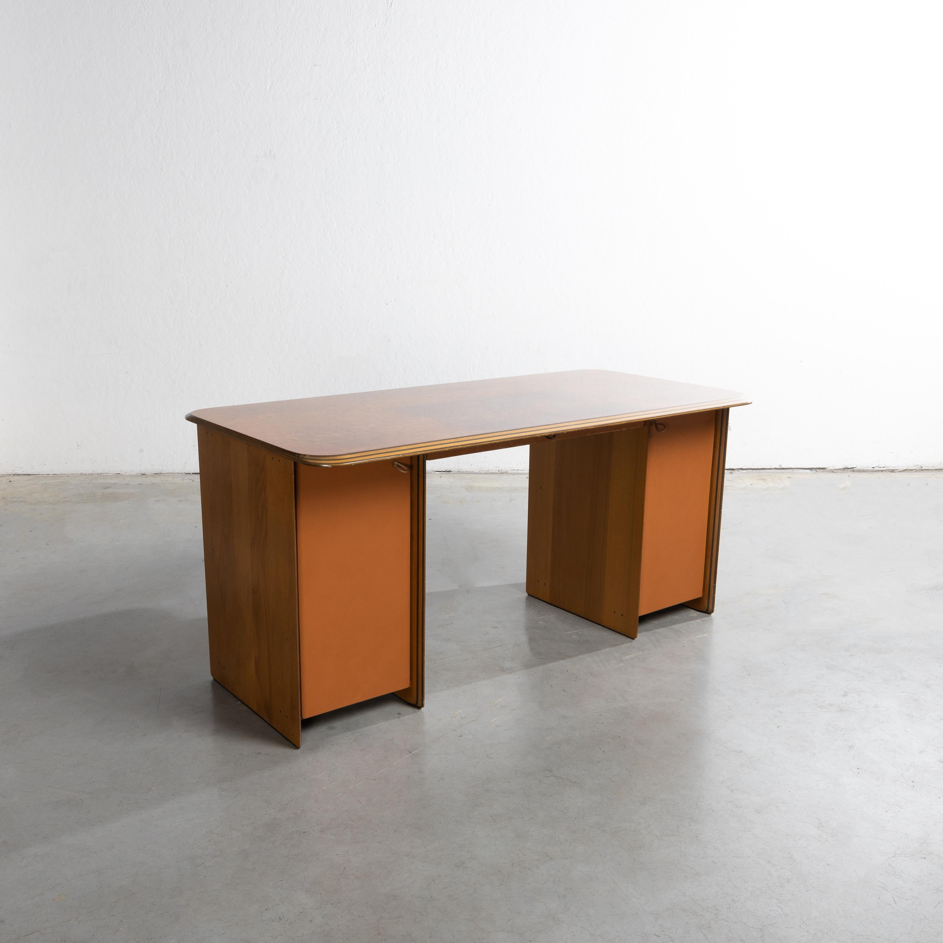 Artona by Afra & Tobia Scarpa – Walnut veneer laminate desk and chair For Sale 4