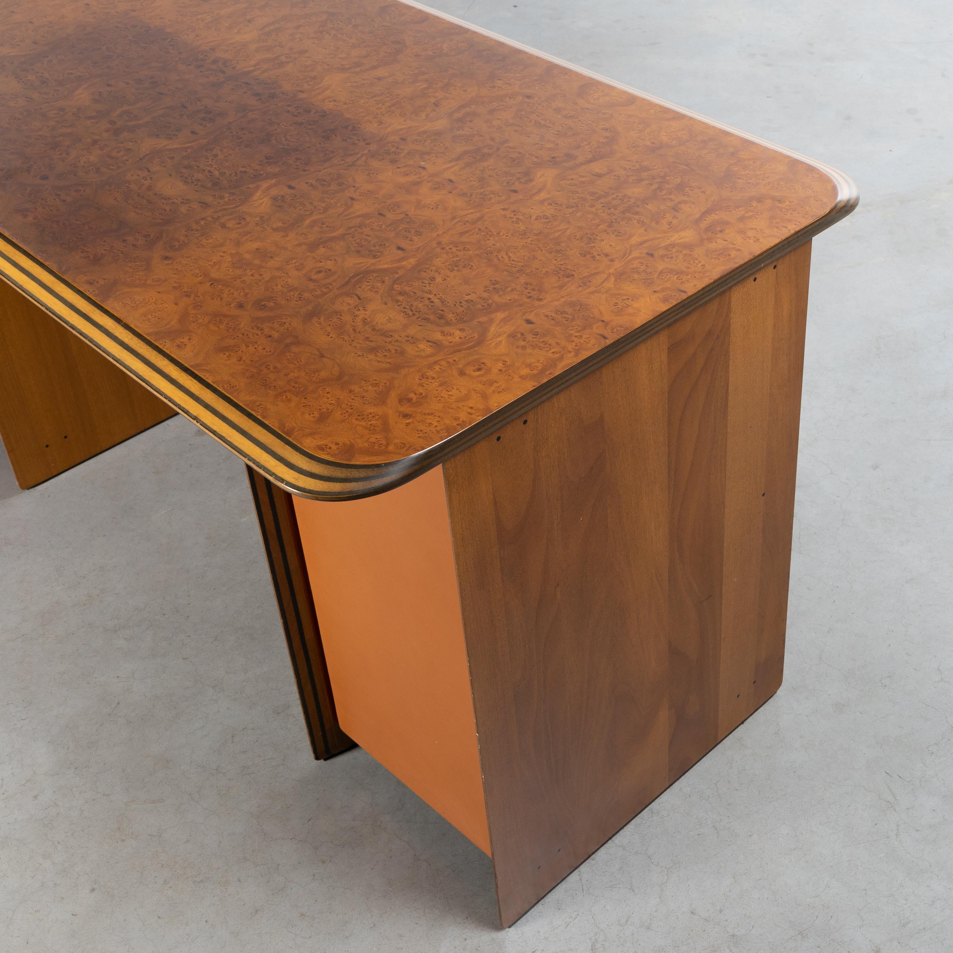 Artona by Afra & Tobia Scarpa – Walnut veneer laminate desk and chair For Sale 6