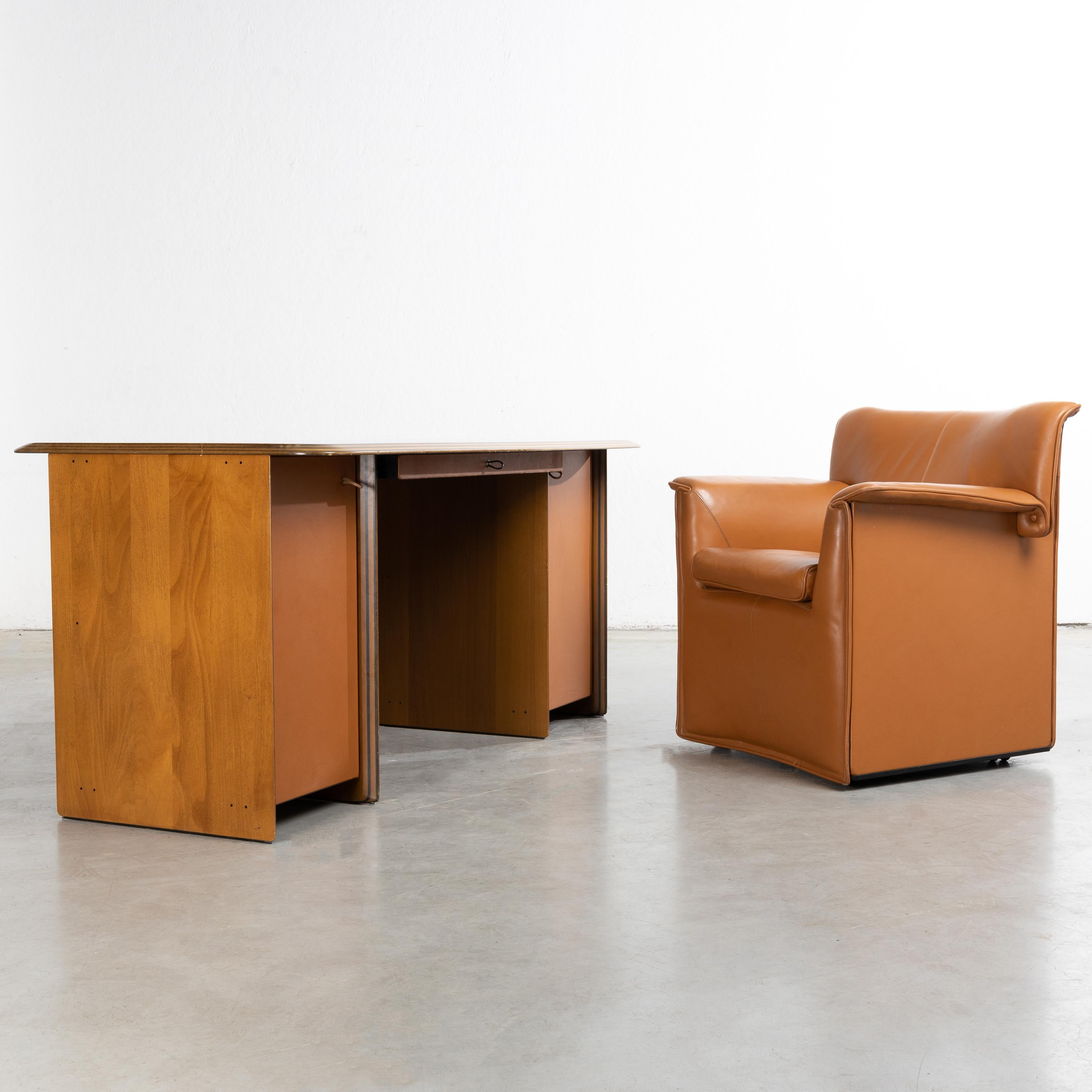 Italian Artona by Afra & Tobia Scarpa – Walnut veneer laminate desk and chair For Sale