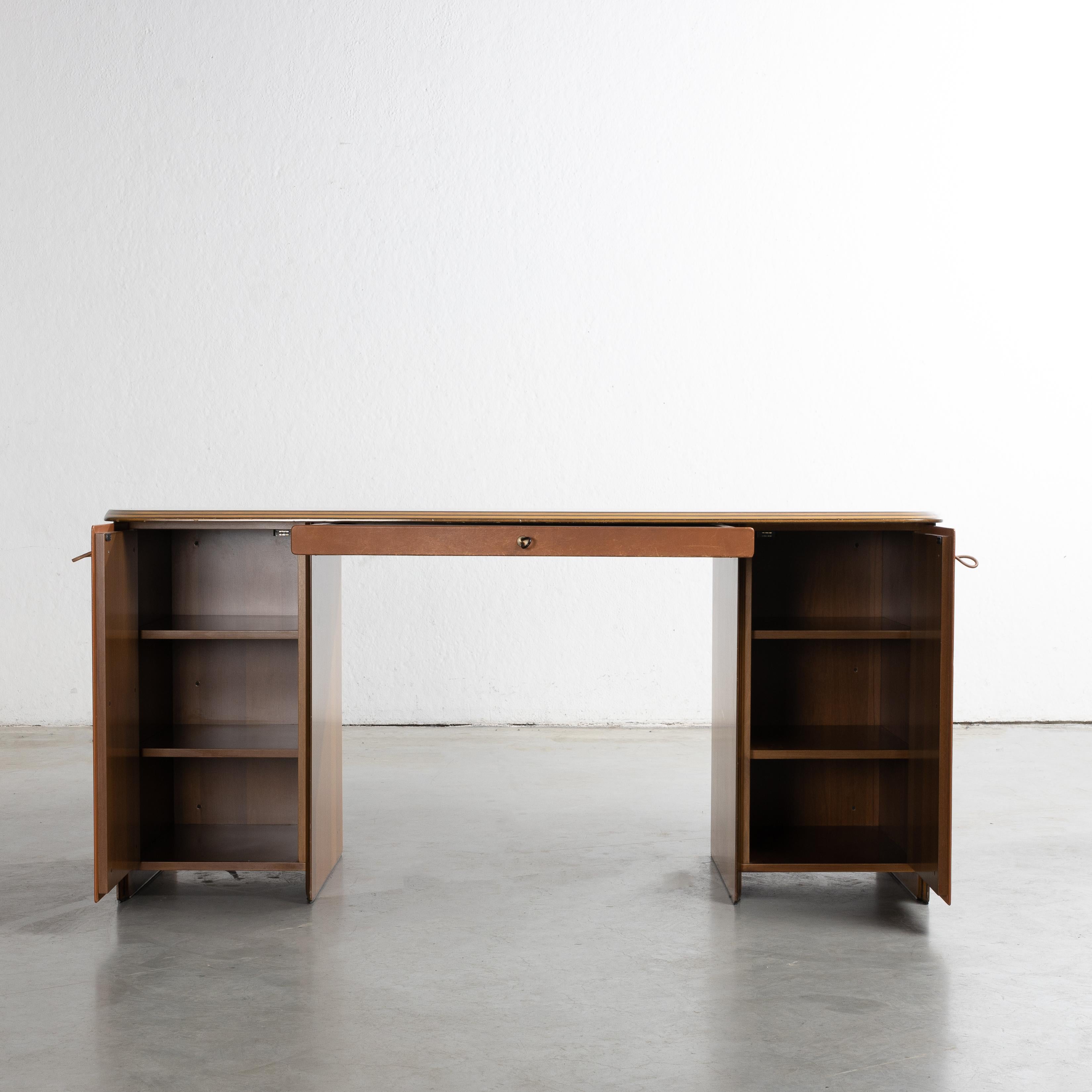 Leather Artona by Afra & Tobia Scarpa – Walnut veneer laminate desk and chair