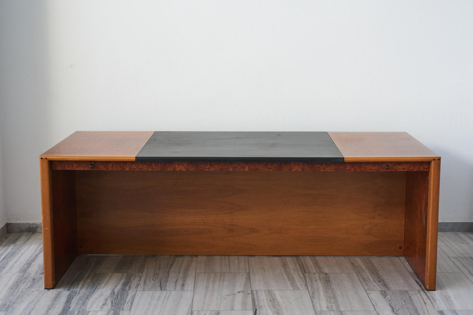 Artona desk designed by Afra and Tobia Scarpa for Maxalto 1979. For Sale 1