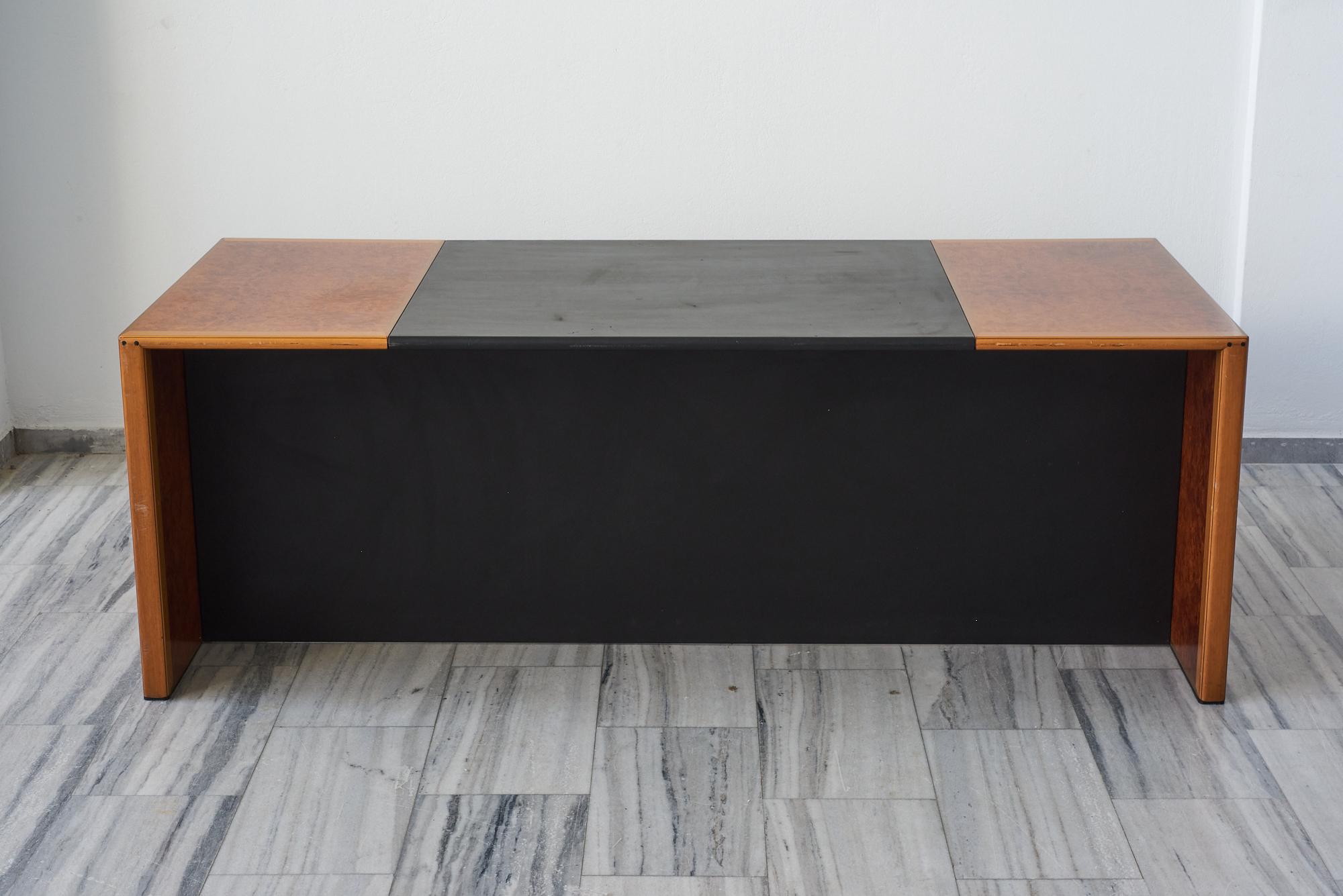 Artona desk designed by Afra and Tobia Scarpa for Maxalto 1979. For Sale 2