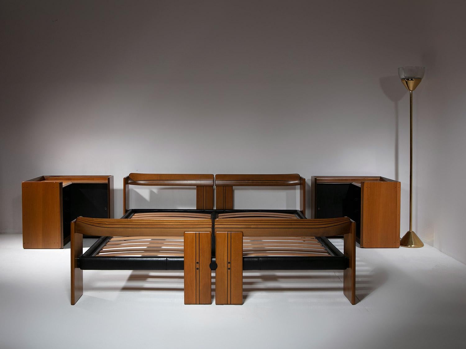 Cama doble y mesillas de noche 