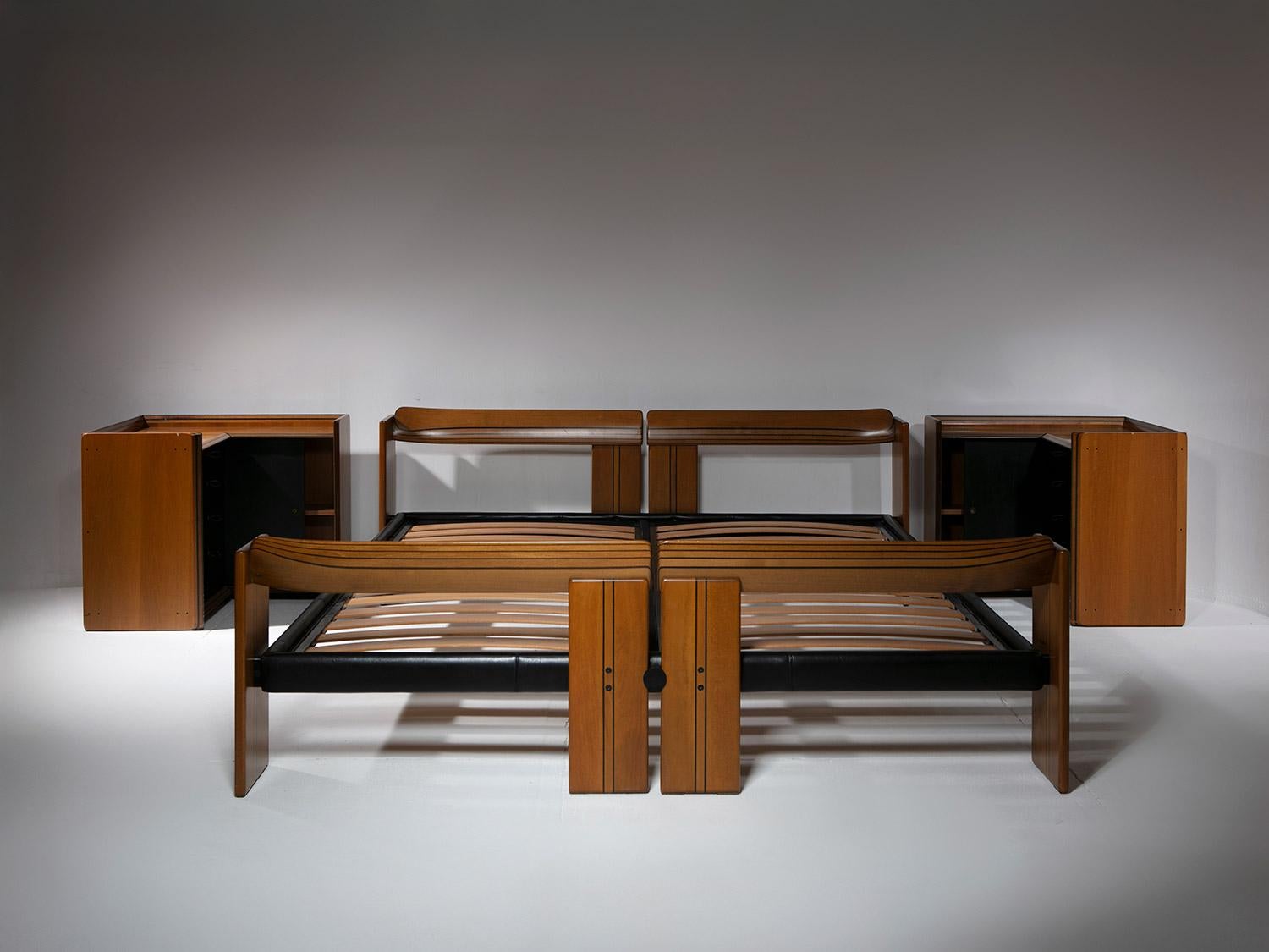 Cama doble y mesillas de noche 