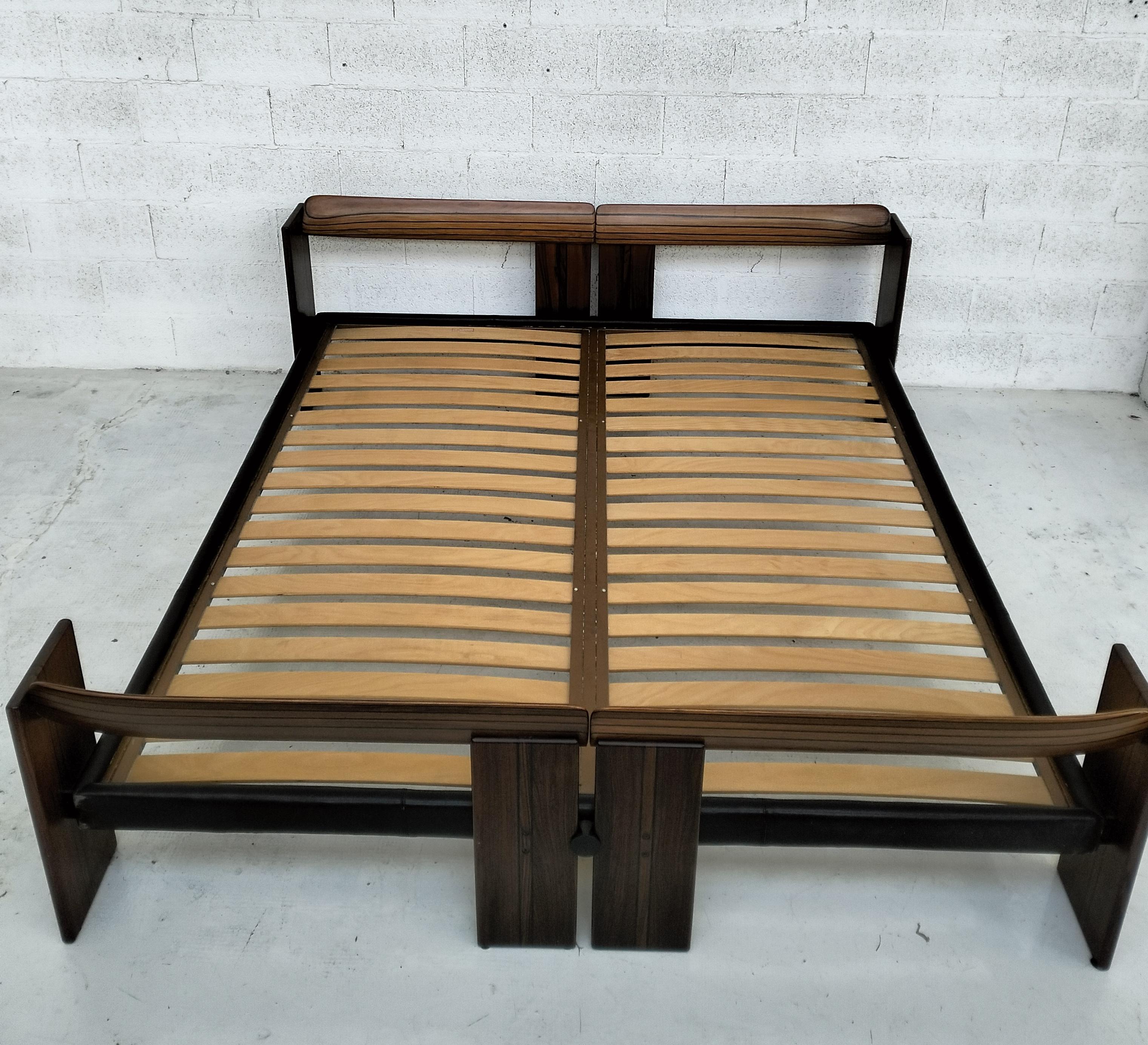 Leather  Artona Double bed by Afra e Tobia Scarpa for Maxalto 1970s For Sale
