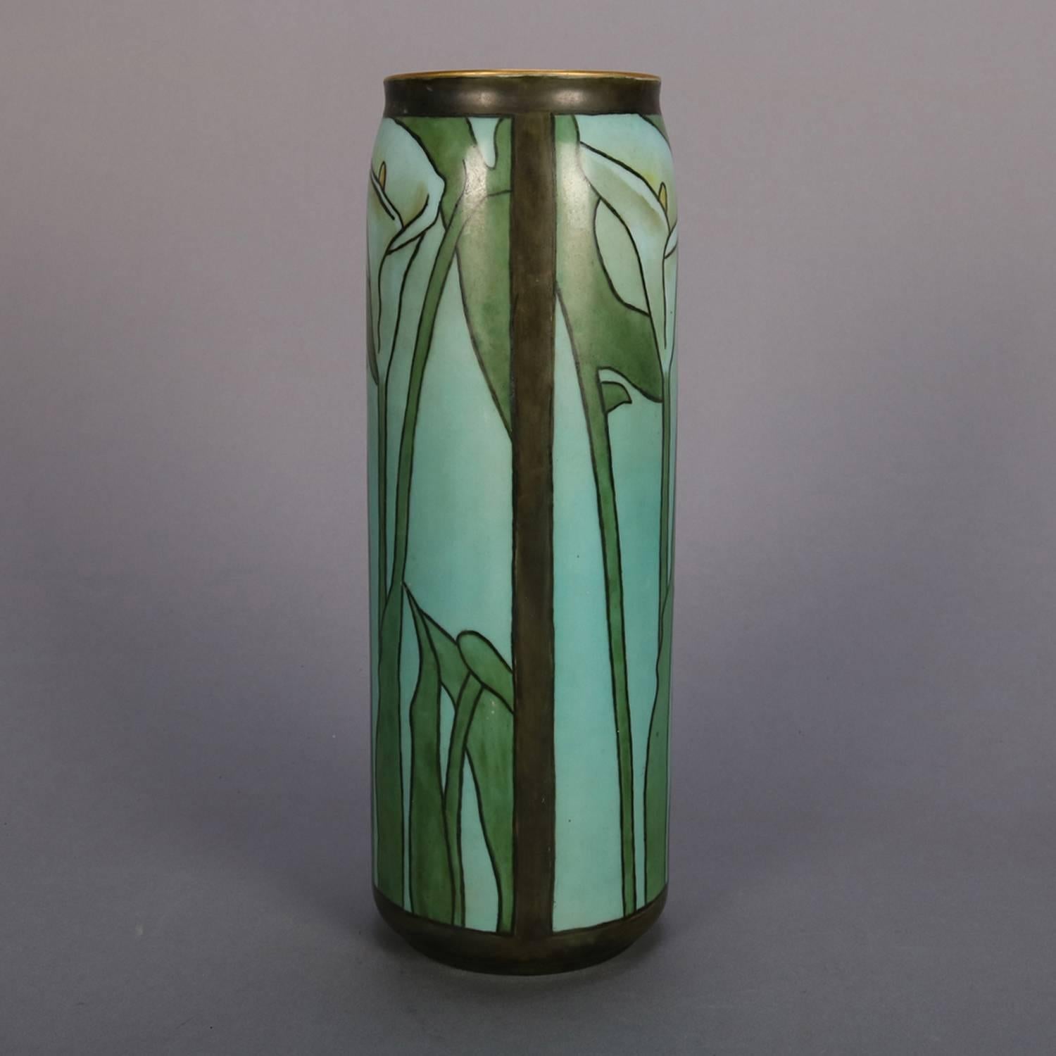 Arts & Vase de lys de calla stylisé peint à la main et doré de l'école Newcomb Crafts 2