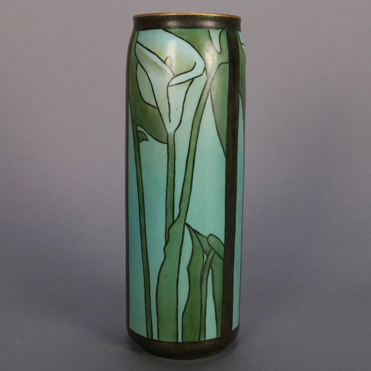 Arts & Vase de lys de calla stylisé peint à la main et doré de l'école Newcomb Crafts 3