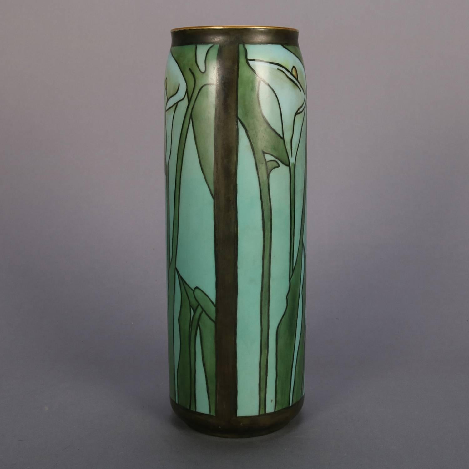 Arts & Vase de lys de calla stylisé peint à la main et doré de l'école Newcomb Crafts 4