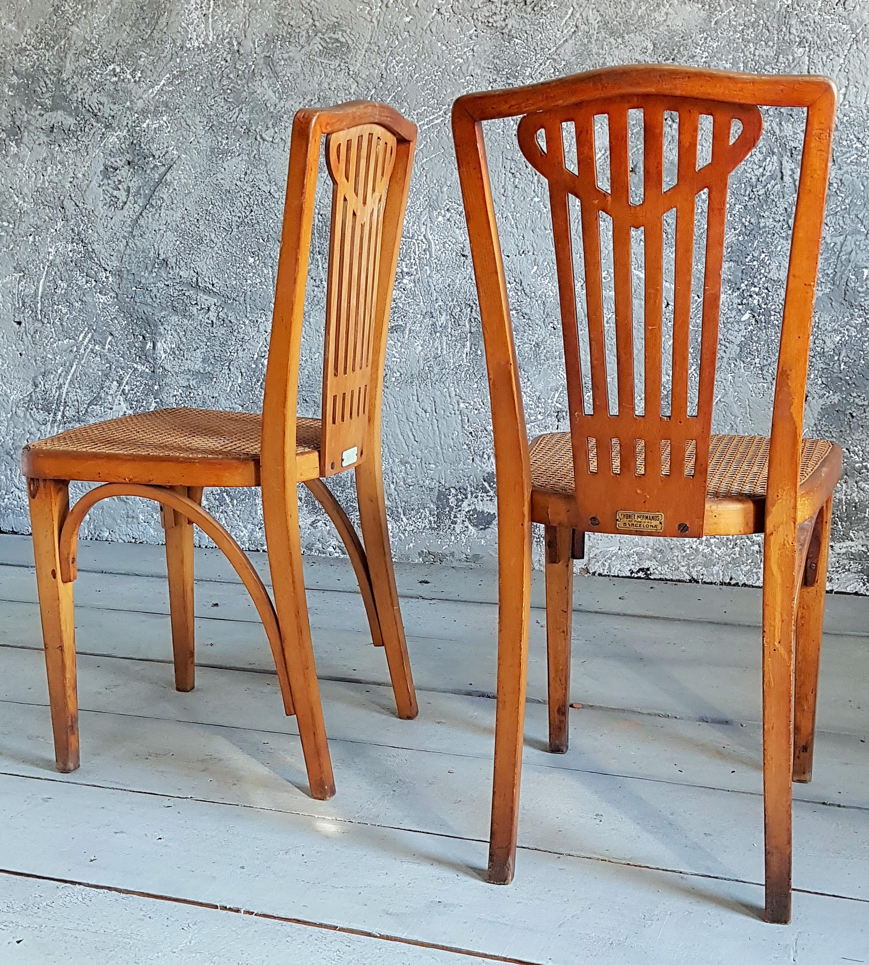 Début du 20ème siècle Ensemble de 8 chaises en bois cintré Arts and Craft Art Nouveau signées Thonet, 1900 en vente