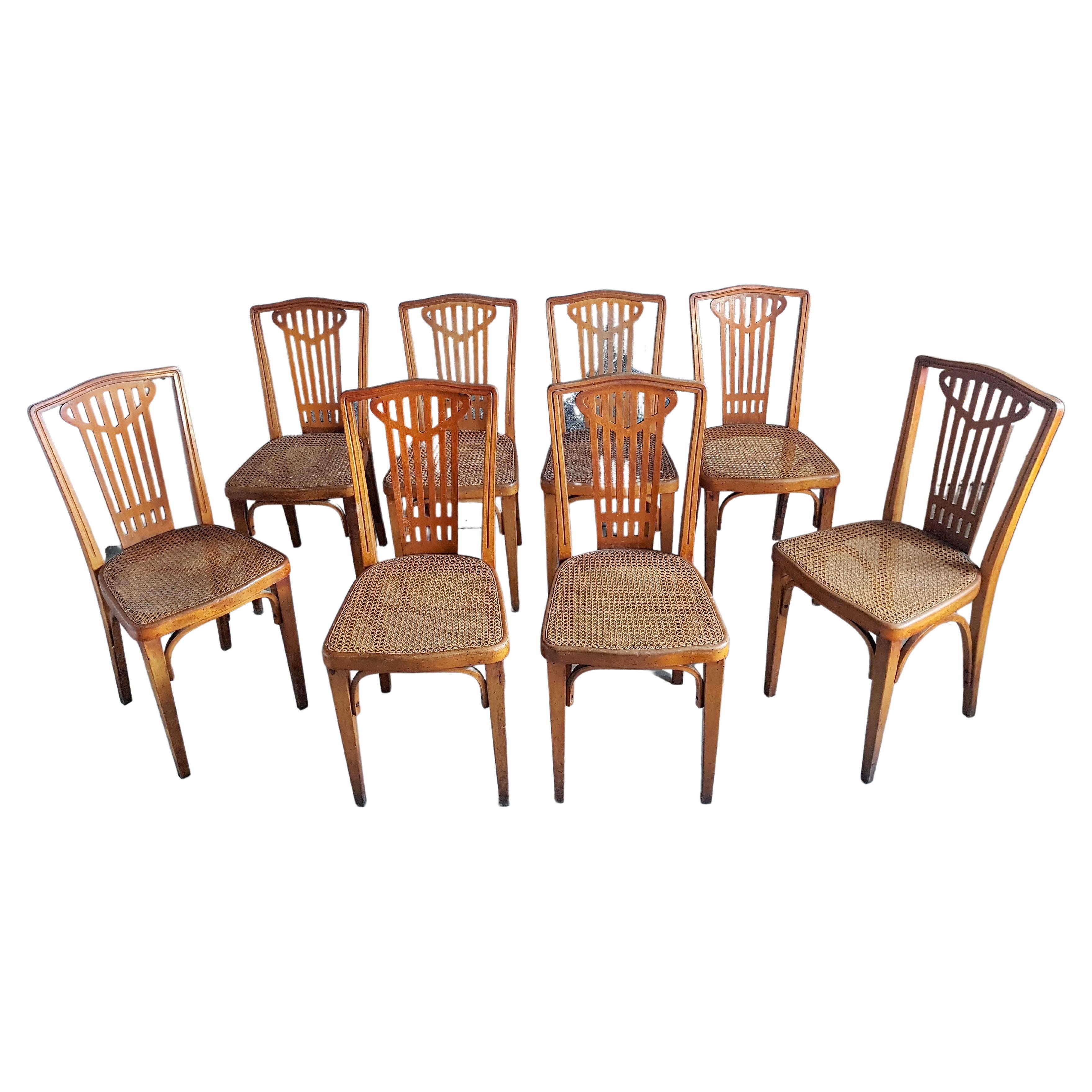 Ensemble de 8 chaises en bois cintré Arts and Craft Art Nouveau signées Thonet, 1900 en vente