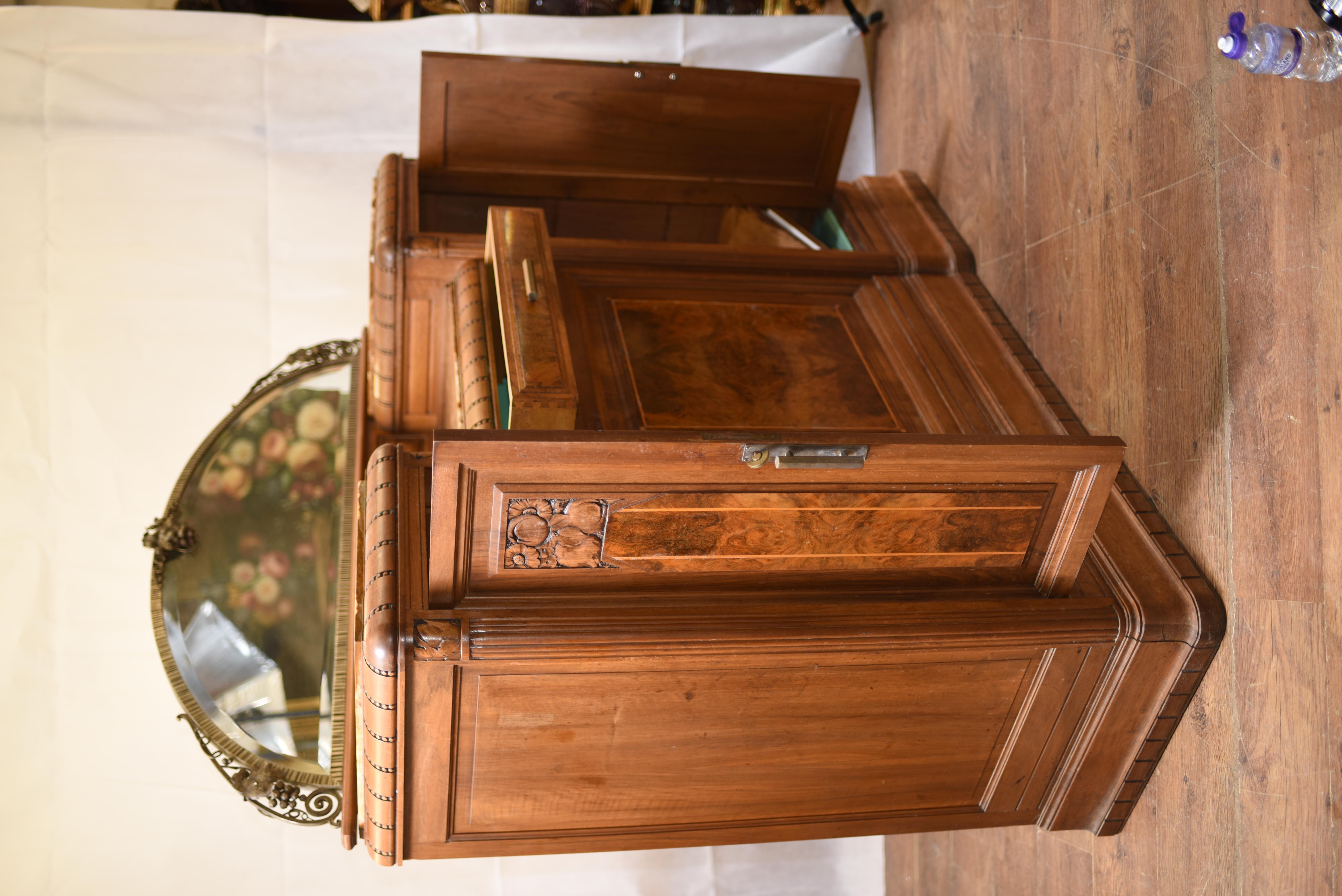 Arts and Craft Cabinet Dresser Server, Antique Walnut circa 1885 For Sale 9
