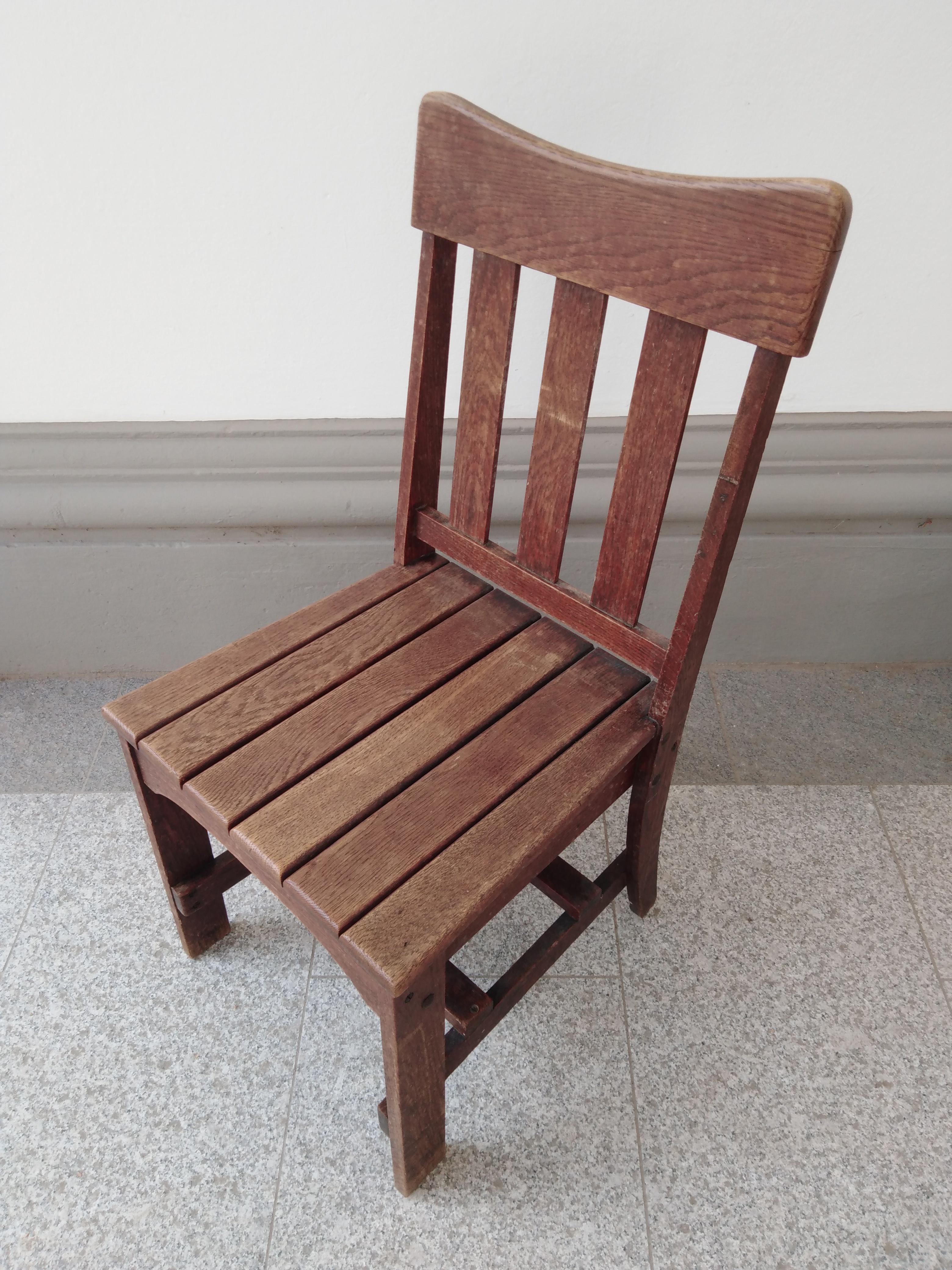 Unknown chair attributed by Gustav Stickley in good used condition.