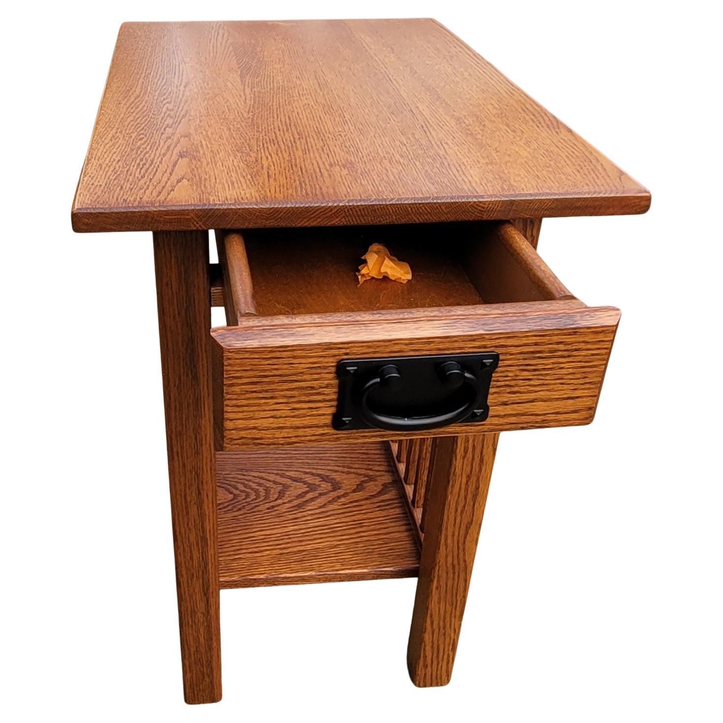 American Arts and Craft Quartersawn Oak Country Side Table For Sale