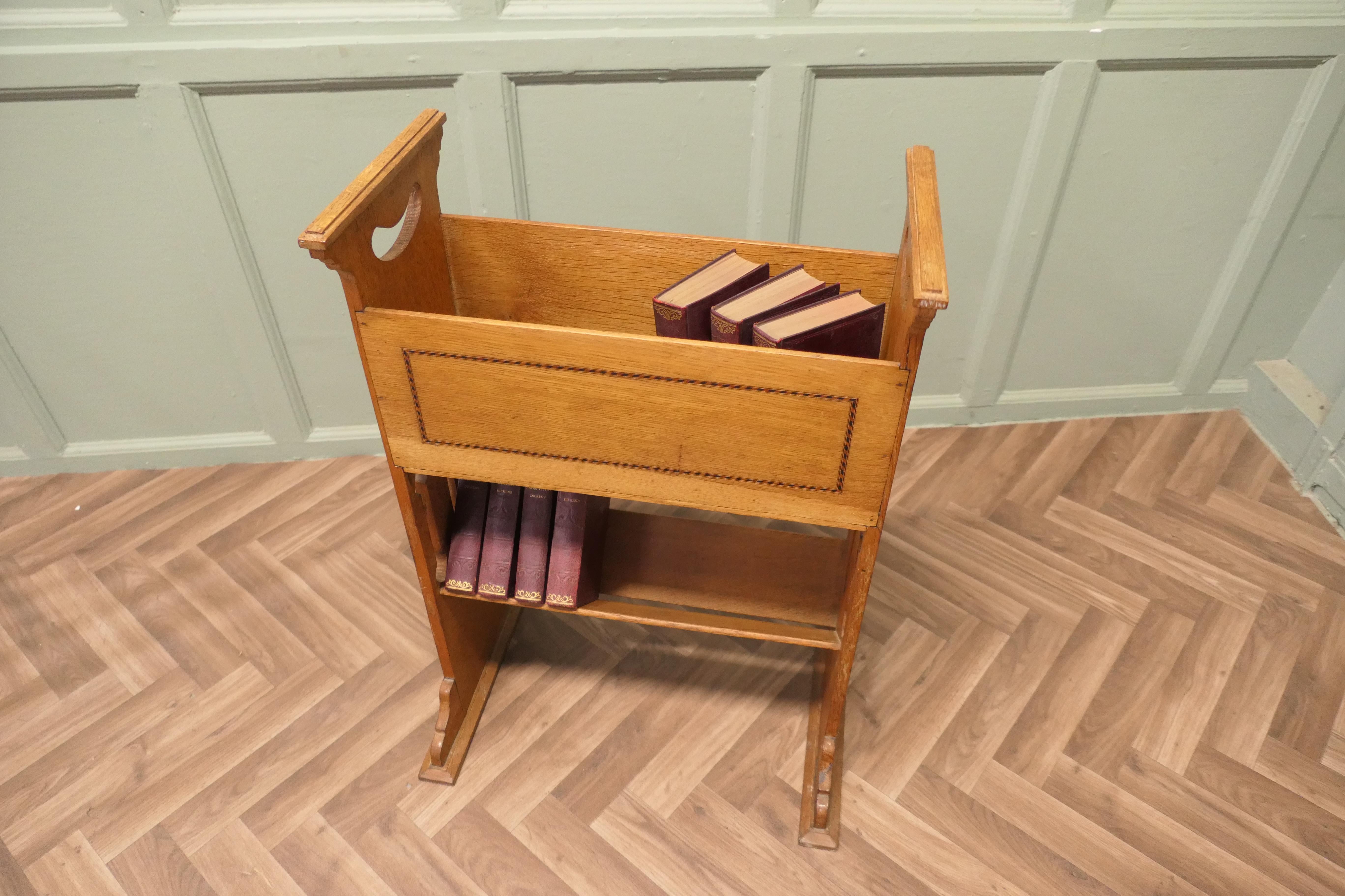 Arts and Crafts 2 Tier Golden Oak Bücherregal   Dieses Bücherregal aus Eiche hat 2 offene Regale im Angebot 2