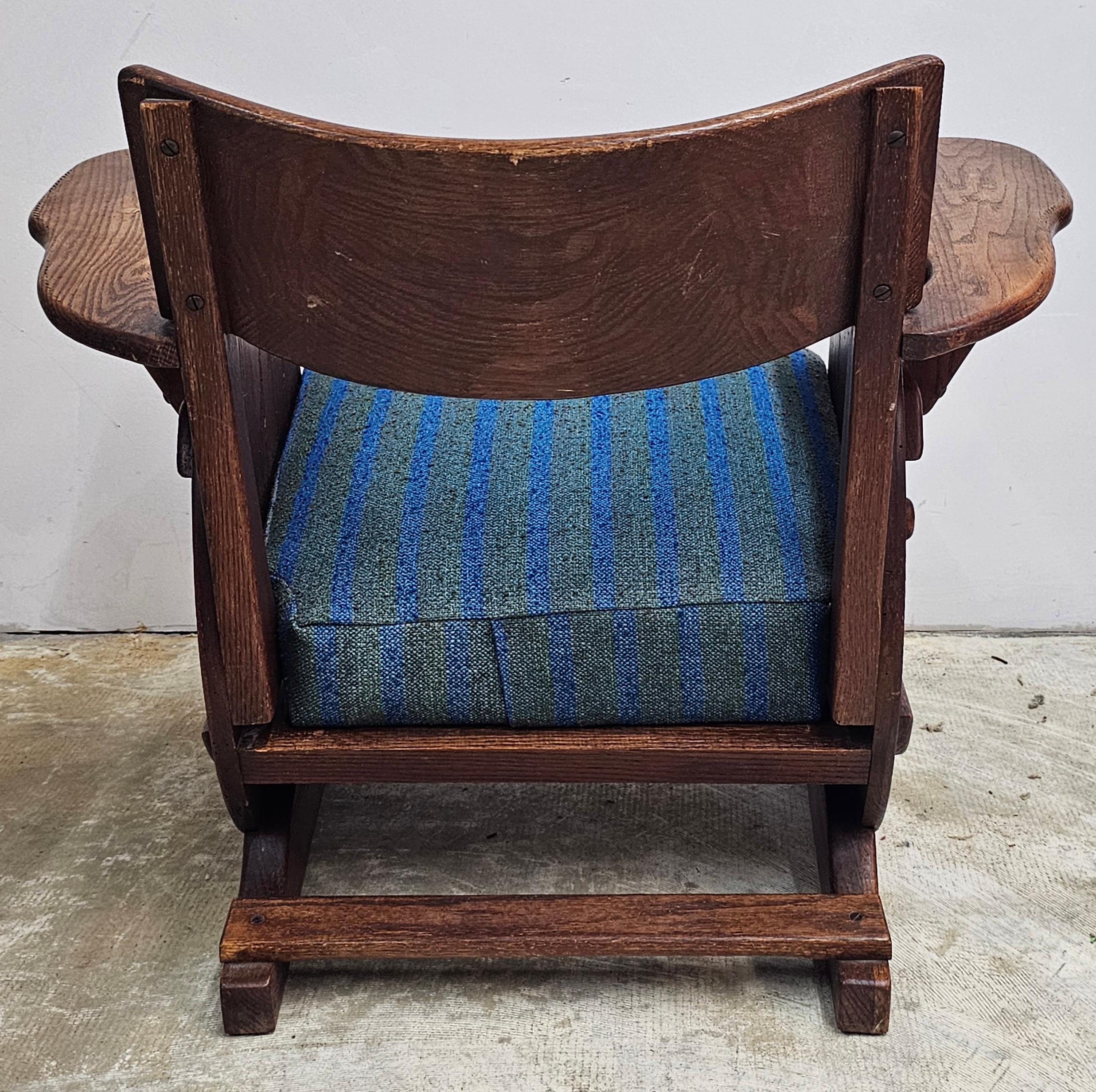 Arts and Crafts Adirondack Mission Eichenholz & Blau gepolsterter Loungesessel, ca. 1920er Jahre (Gebeizt) im Angebot
