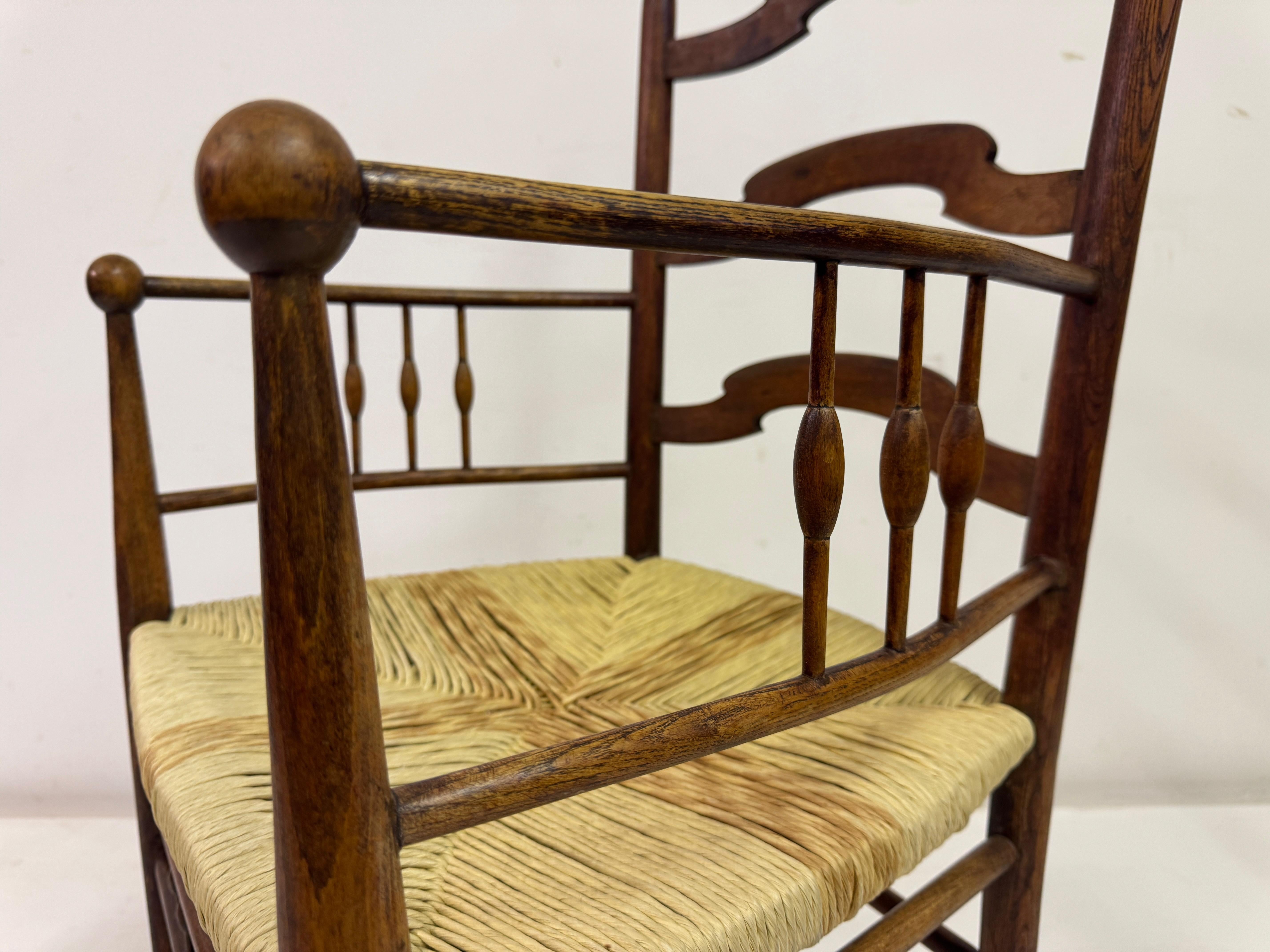 Fauteuil Arts and Crafts en orme Peut-être pour Liberty & Co en vente 7