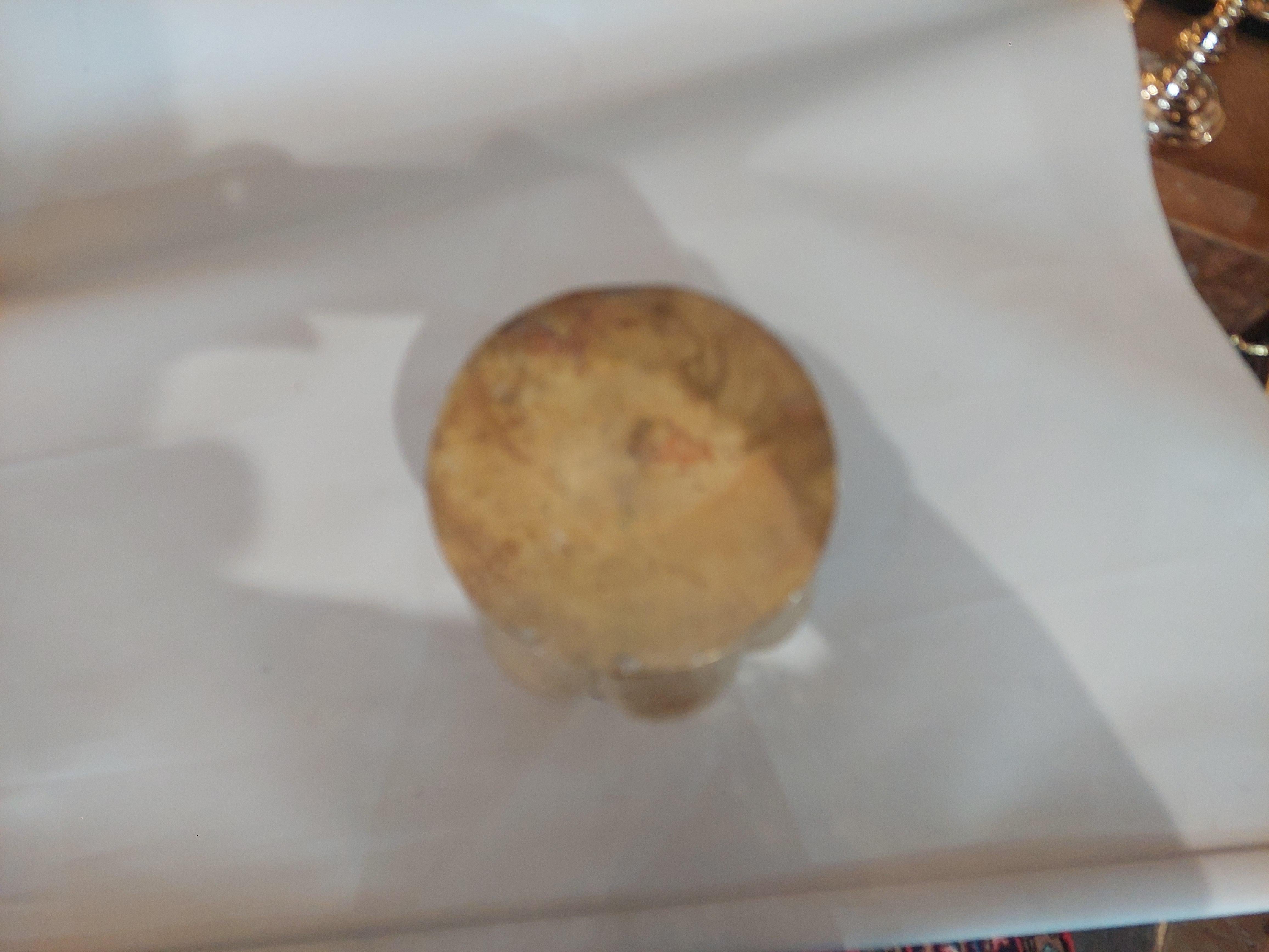 Arts and Crafts Geschlagenes Messing Pflanzgefäß um 1900 (20. Jahrhundert) im Angebot