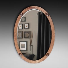 Specchio con cornice in rame battuto Arts and Crafts