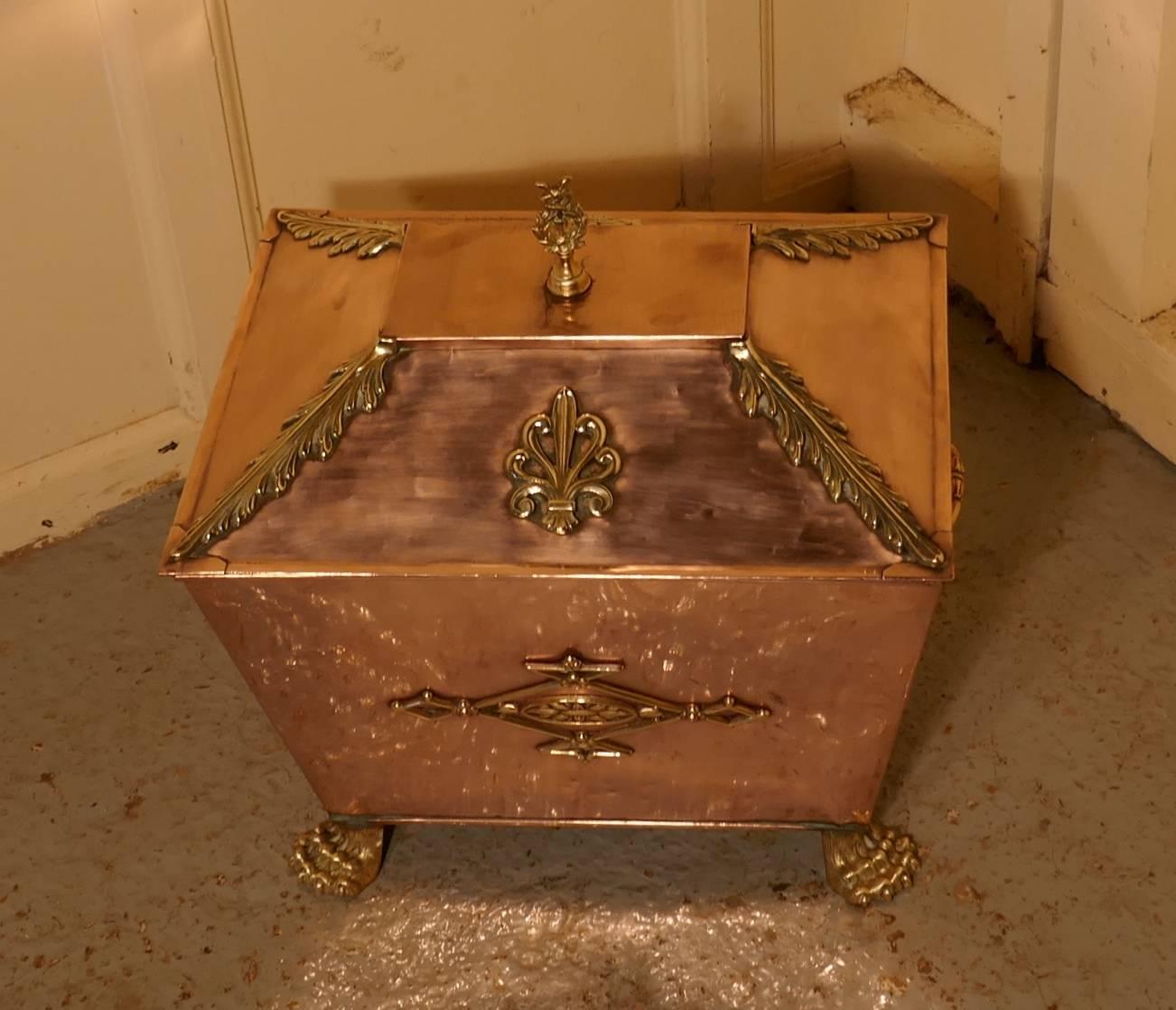 Arts & Crafts Brass and Copper Coal or Log Box In Good Condition In Chillerton, Isle of Wight