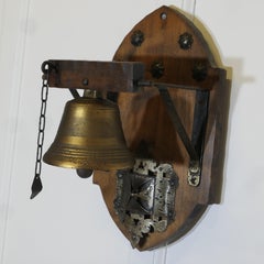 Kunsthandwerkliche Klosterglocke aus Messing und Eisen