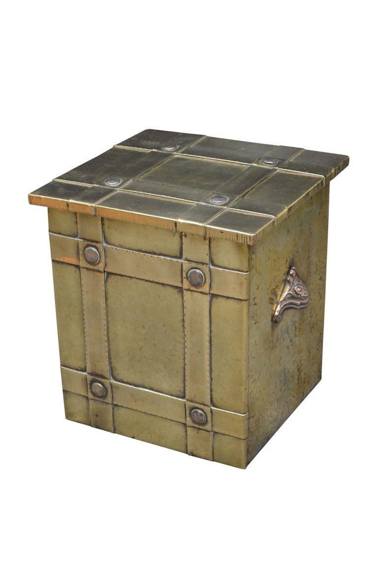 Bac à charbon en laiton Arts and Crafts Coal Bin Coal Bucket Bon état - En vente à High Peak, GB