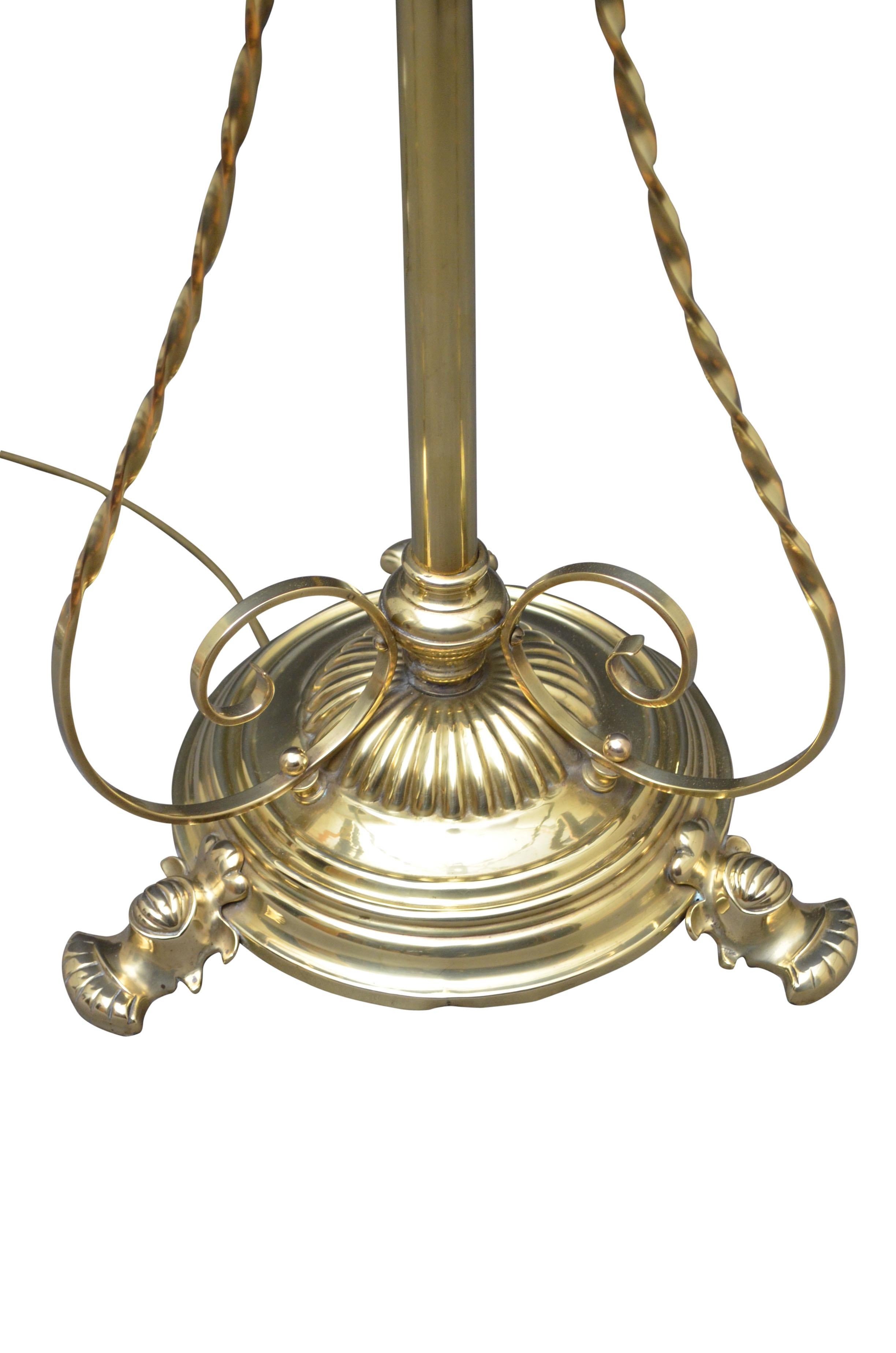 Laiton Arts & Crafts Brass Floor Lamp en vente